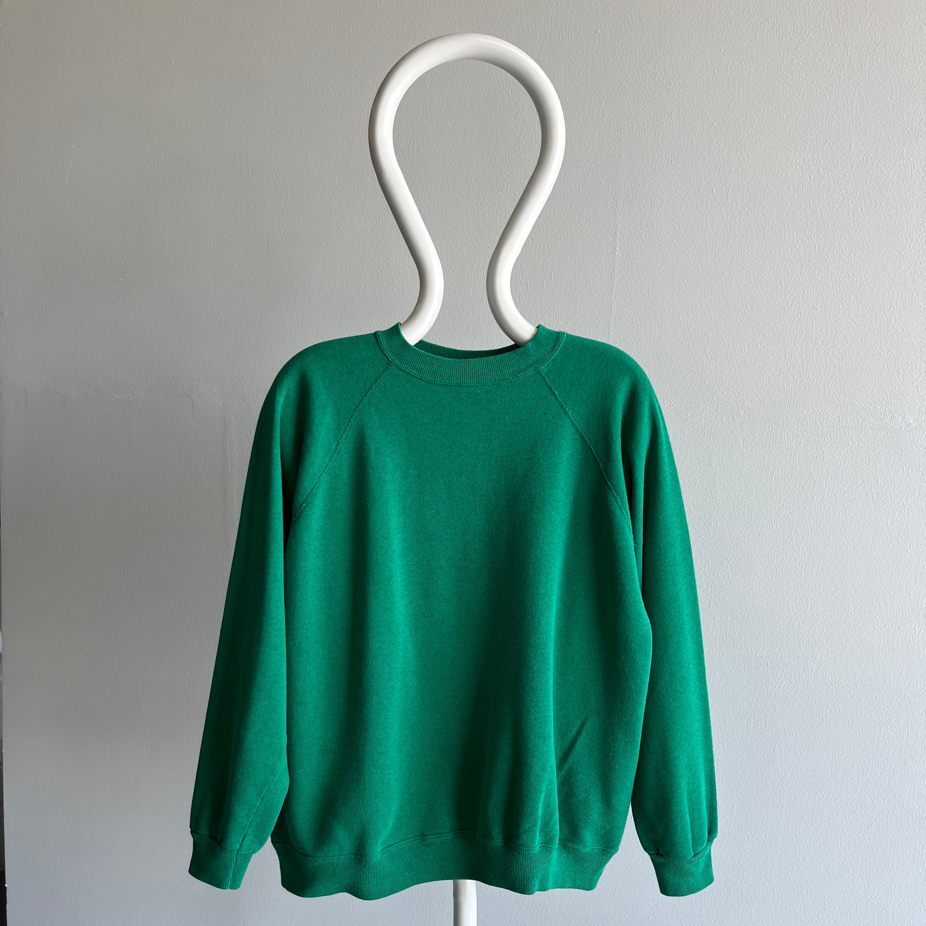 1990s Blank Faded Kelly Green Raglan Sweatshirt