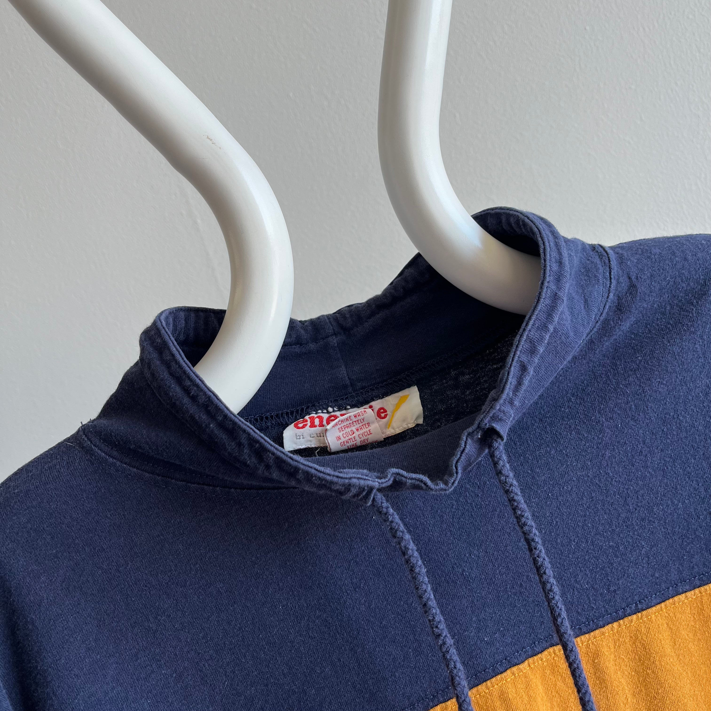 1990s Navy and (Mari)Gold Mock Neck Sweatshirt/Shirt