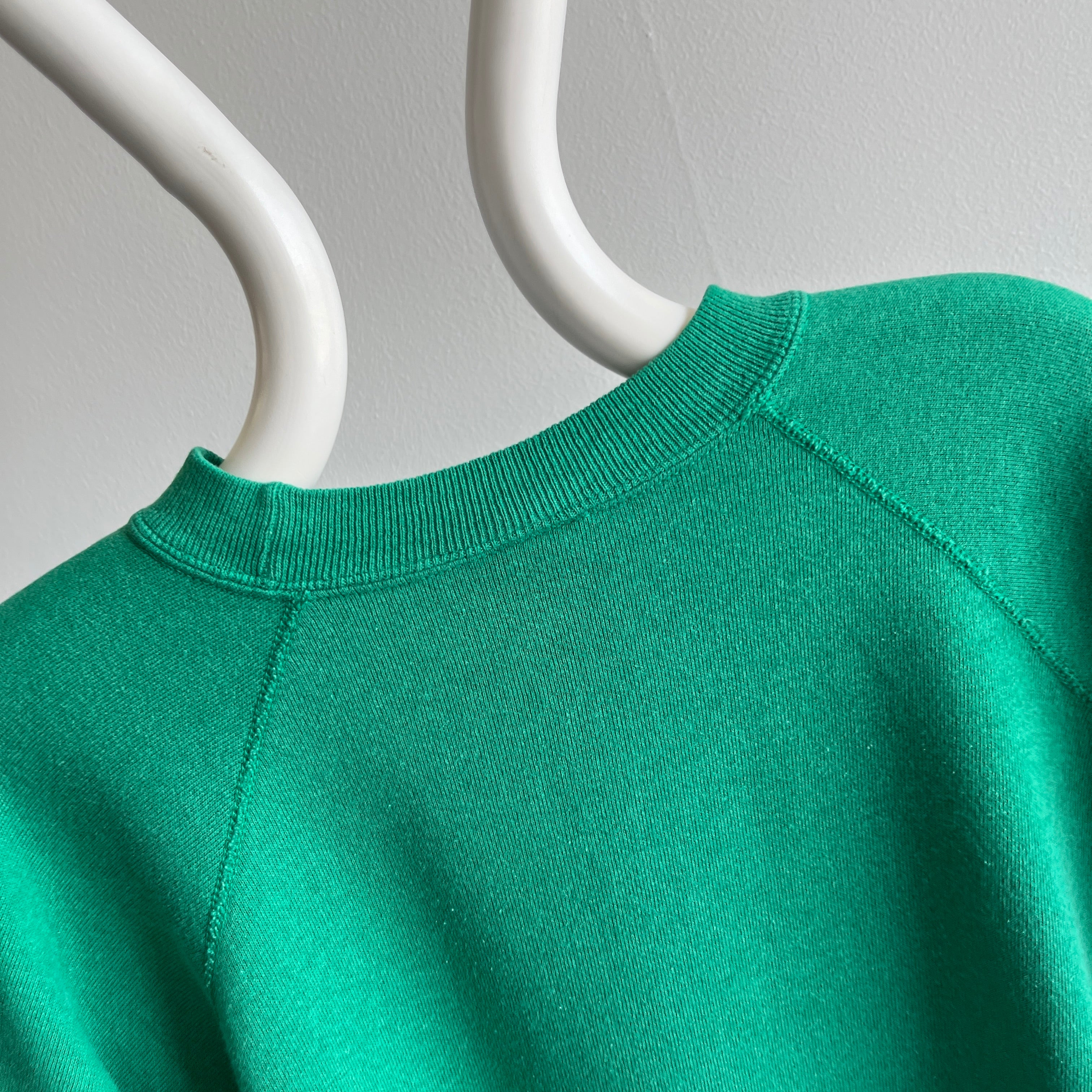 1990s Blank Faded Kelly Green Raglan Sweatshirt