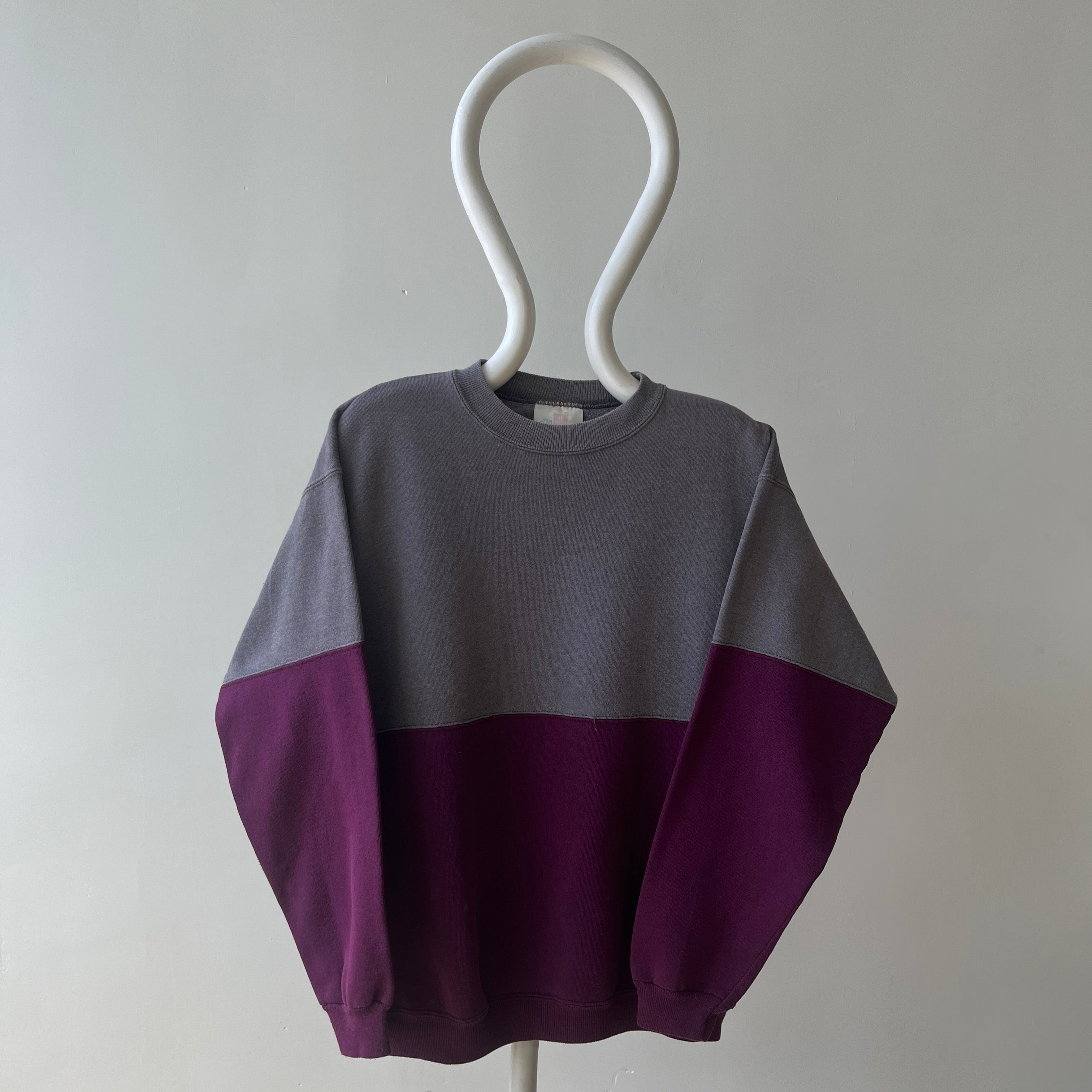 00s Heavy Weight Blank Black Sweatshirt par FOTL - Structuré