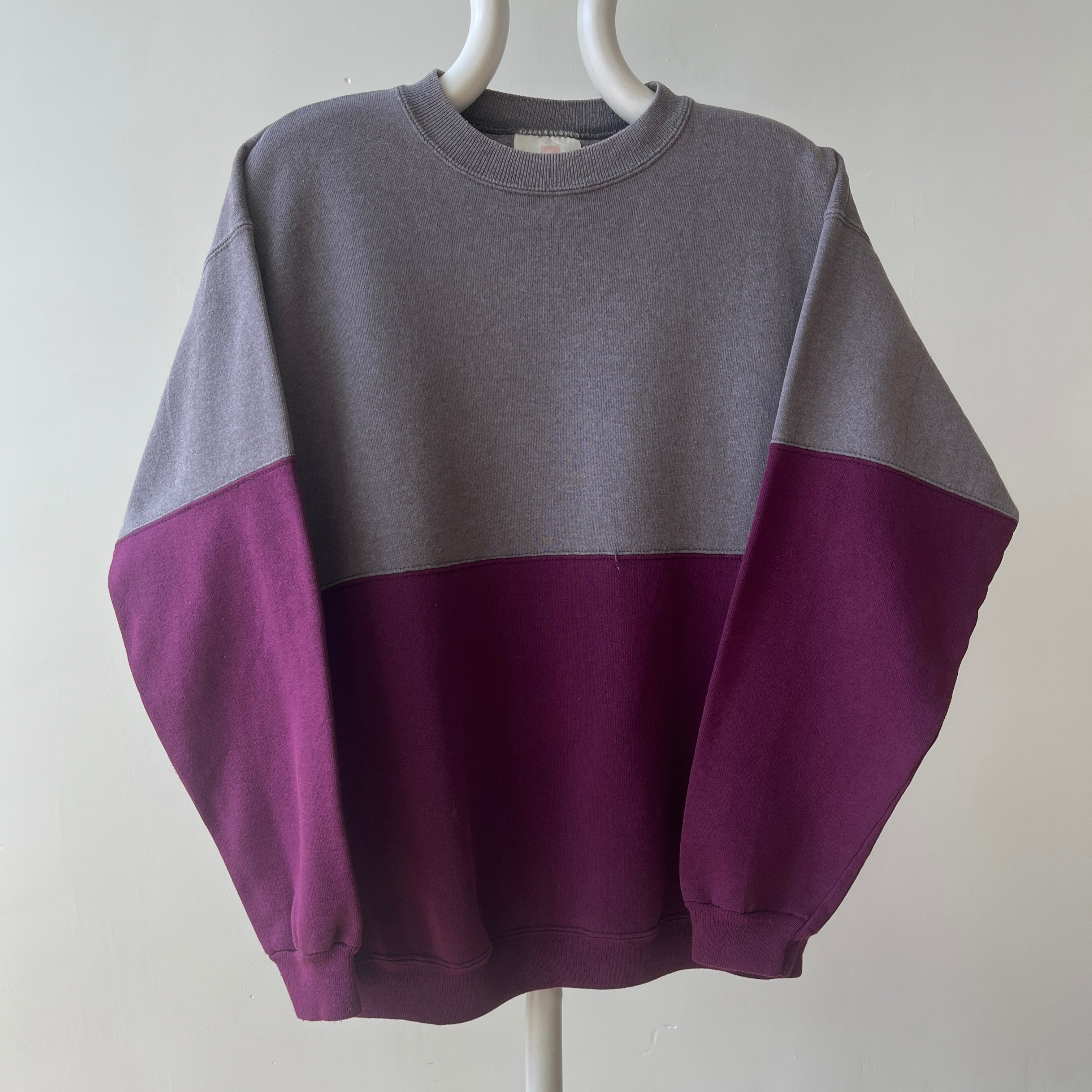 00s Heavy Weight Blank Black Sweatshirt par FOTL - Structuré