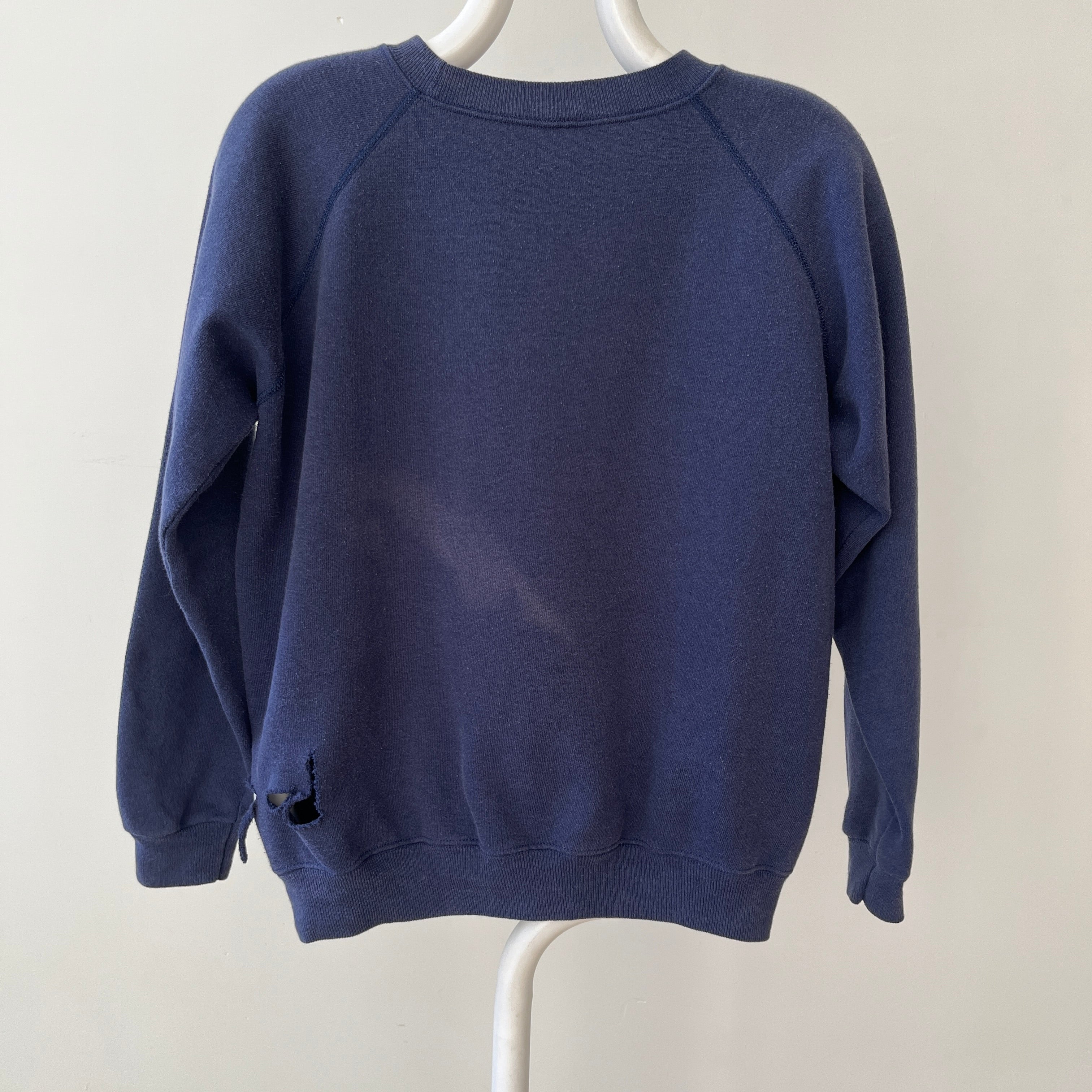 1980s/90s Navy Blue Cape Cod Raglan Sweatshirt - Beat Up