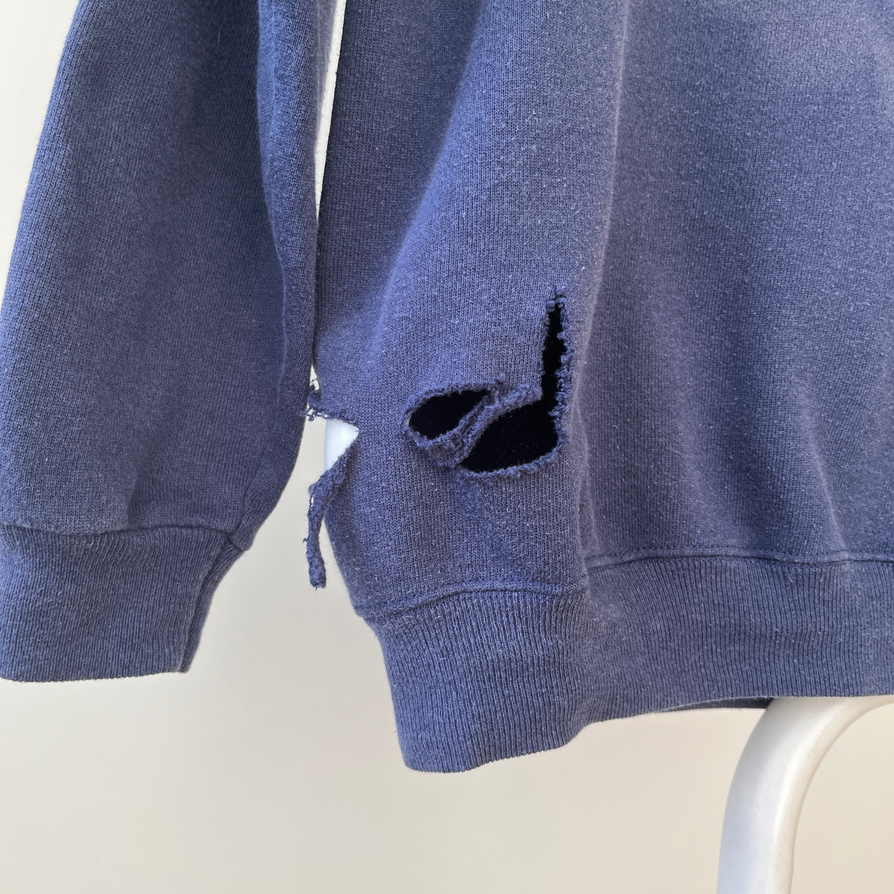 1980s/90s Navy Blue Cape Cod Raglan Sweatshirt - Beat Up