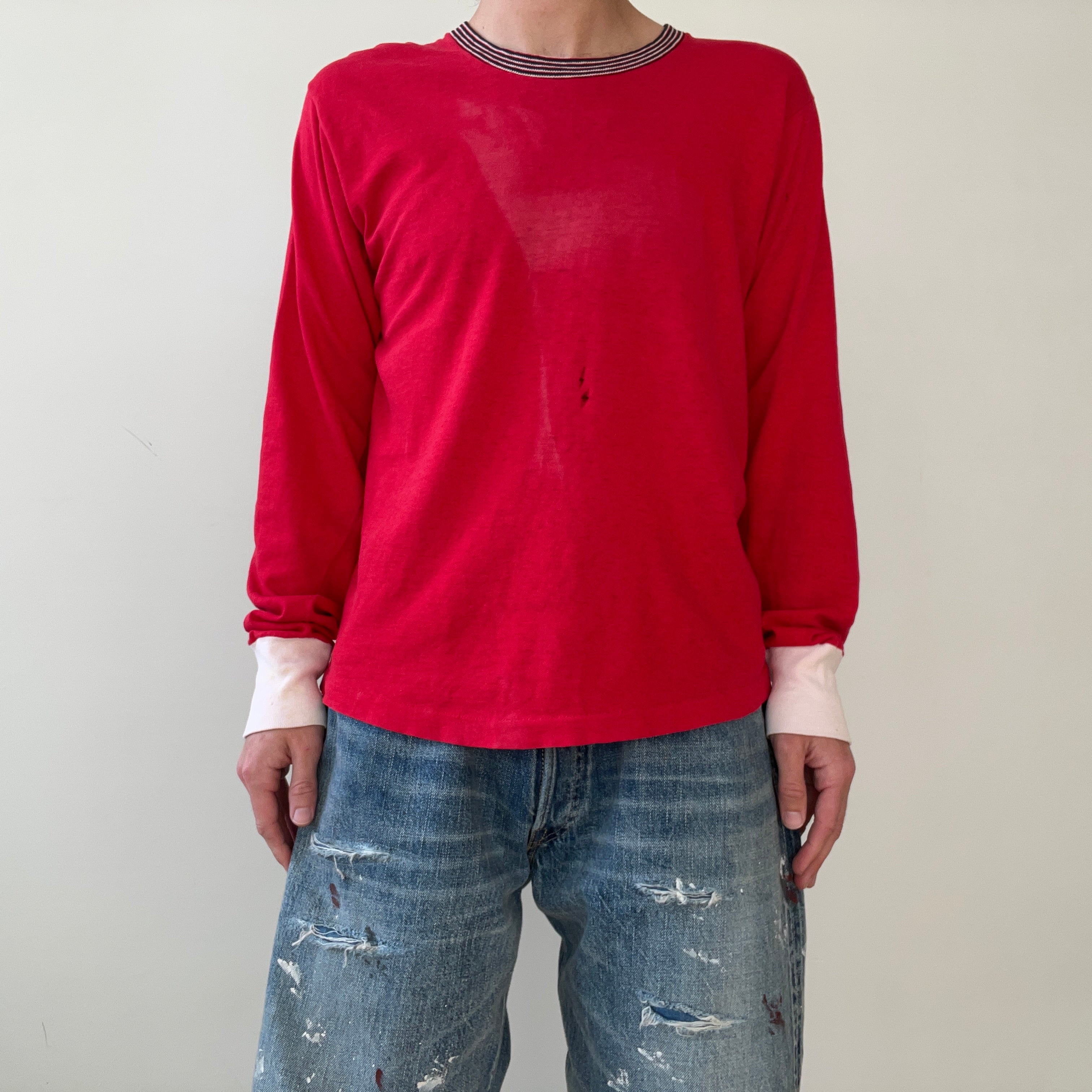 T-shirt teinté de peinture noire vierge des années 00