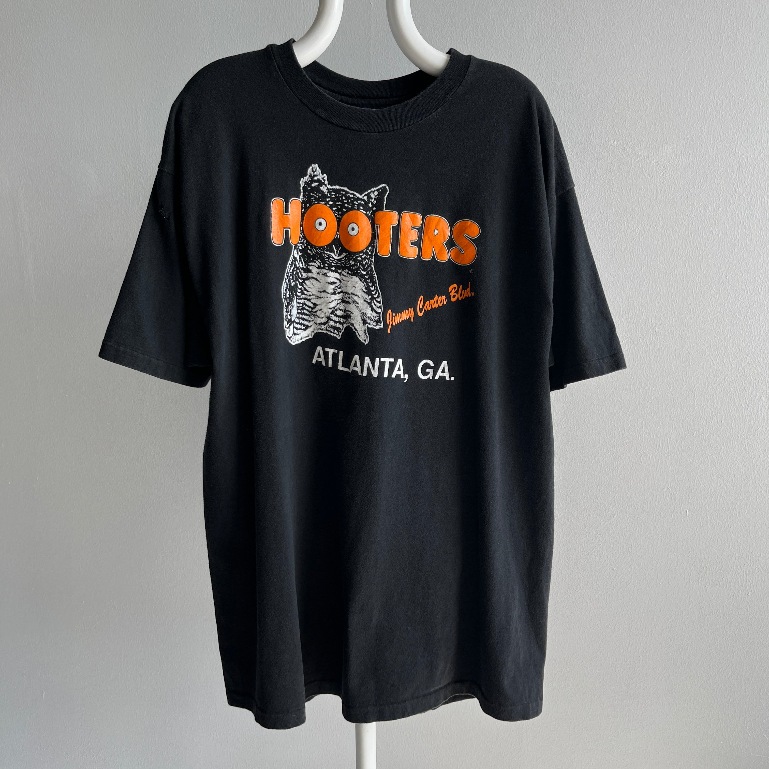 1990s Hooters Long T-Shirt - Barely Worn, but has a Hole