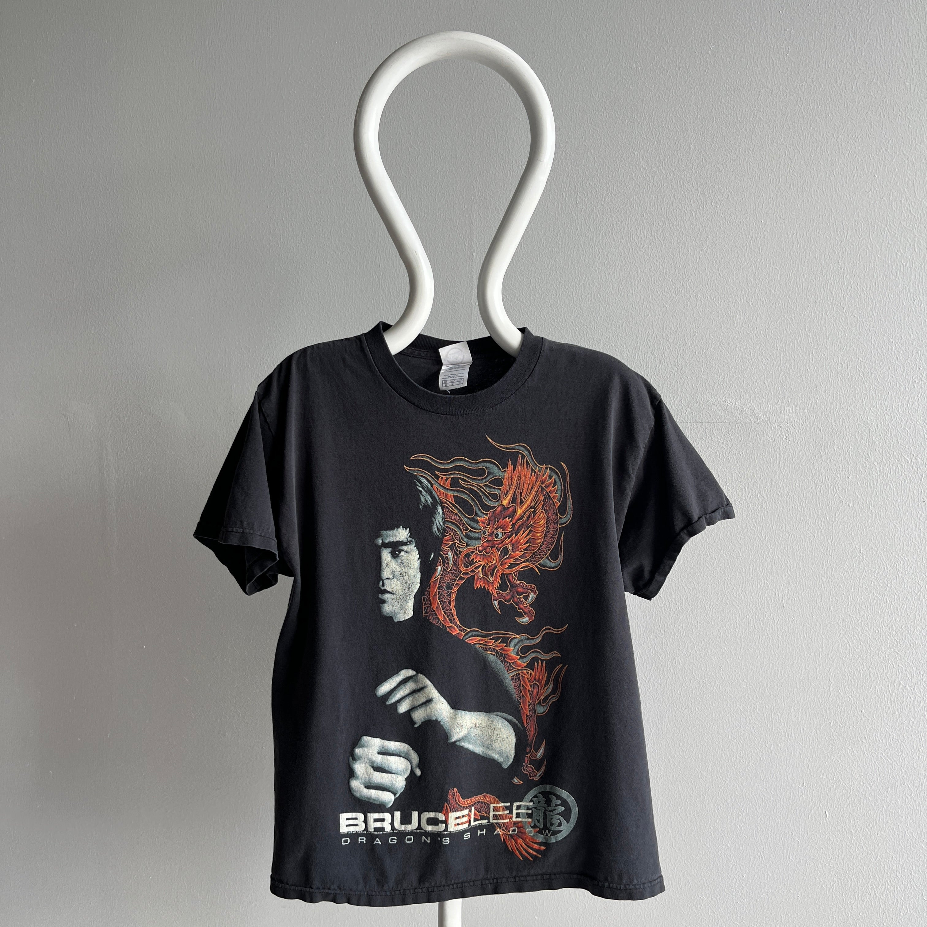 2000 Bruce Lee Dragon Shadows Smaller T-Shirt (Great Gift)