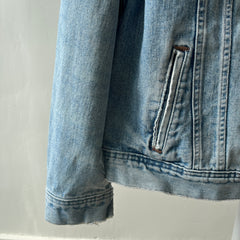 1990/2000s Riveted Lee Beat Up and Thrashed Beyond Denim Jean Jacket - Soft and Slouchy