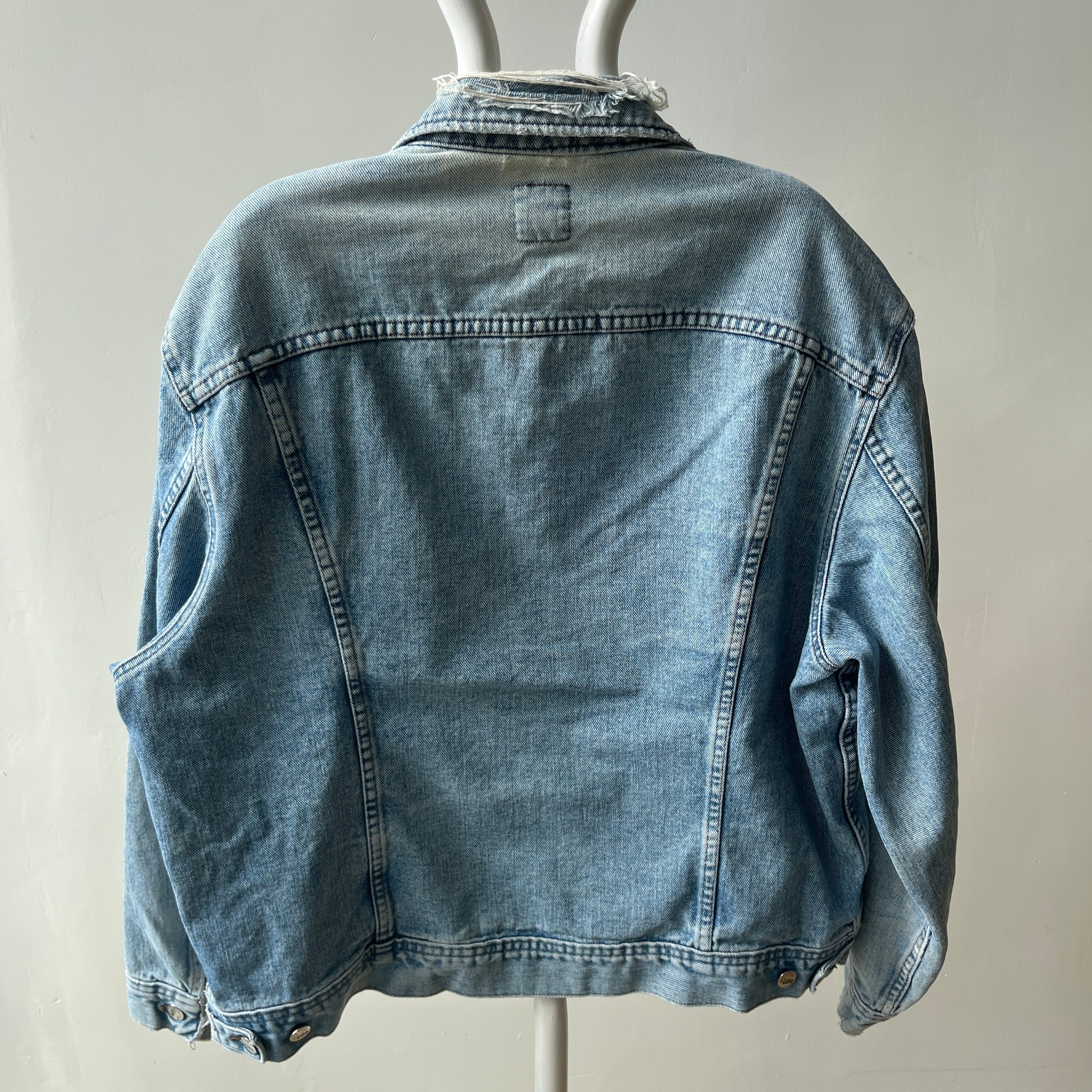 1990/2000s Riveted Lee Beat Up and Thrashed Beyond Denim Jean Jacket - Soft and Slouchy