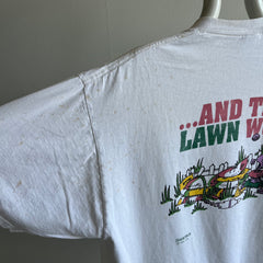 1990s I Fought The Lawn and The Lawn One - Shoebox Cartoon T-Shirt