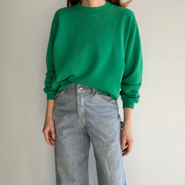 1990s Kelly Green Delightful Sweatshirt - Not A Raglan !!!