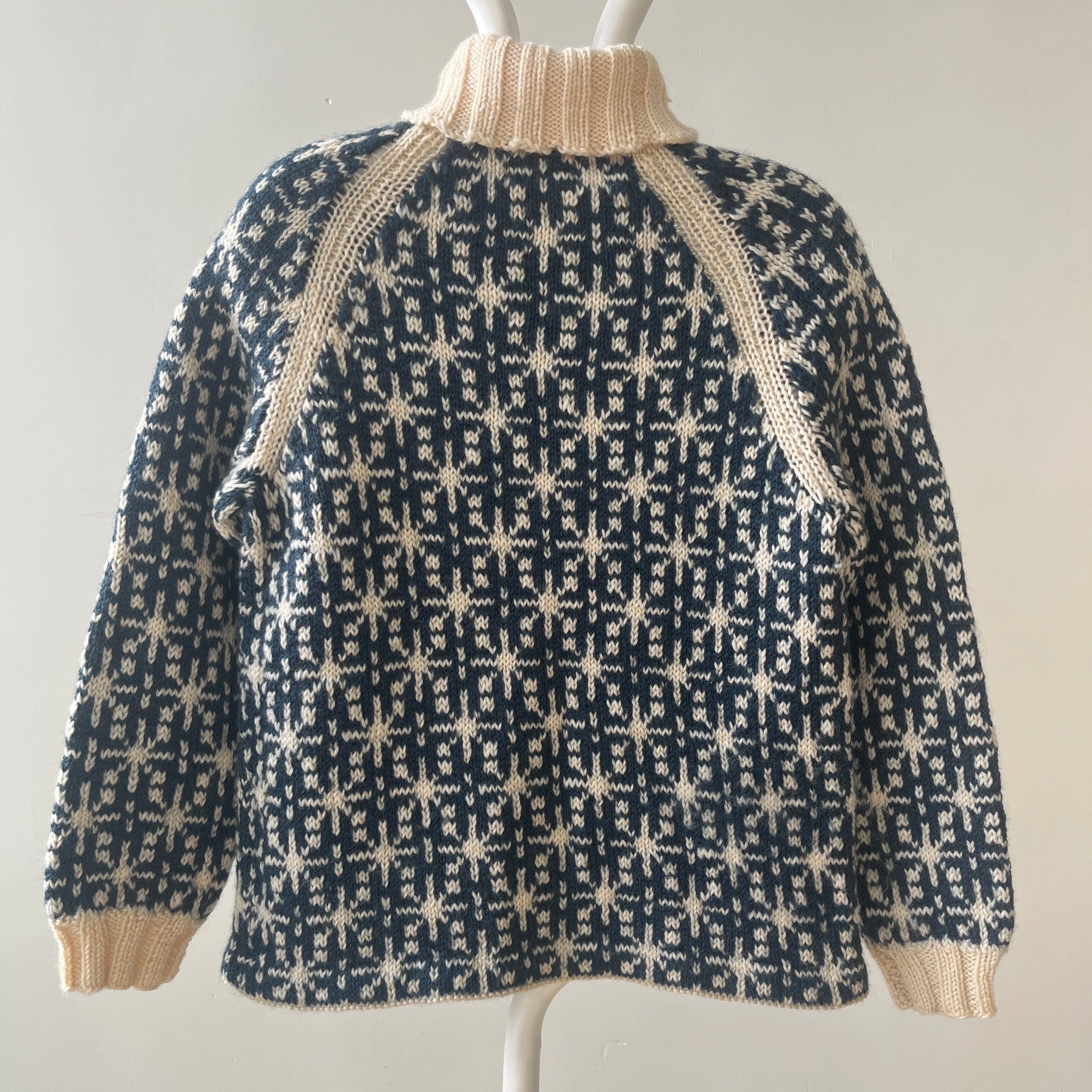 1950s Hand Knit Turtle Neck Sweater - !!!