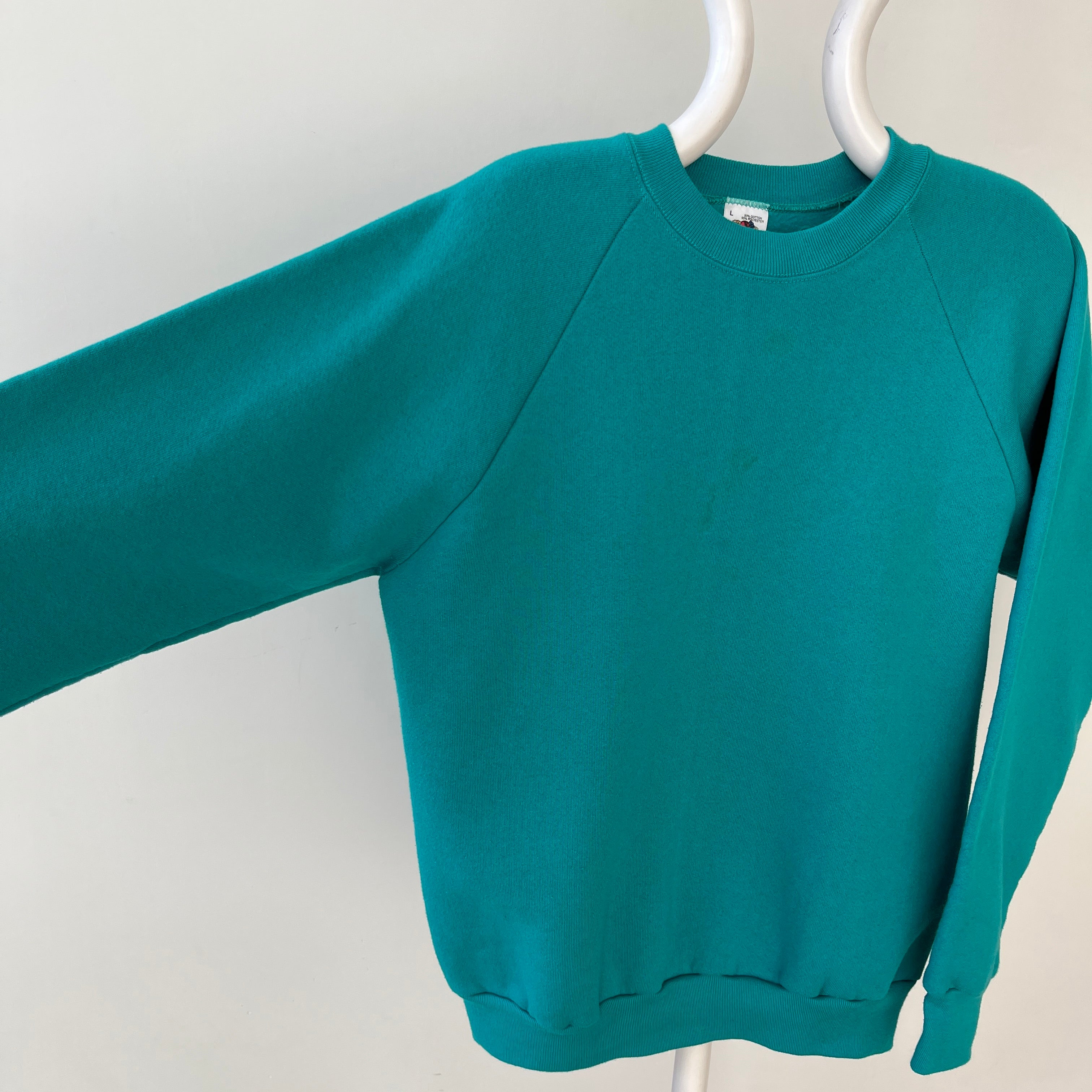 00s Heavy Weight Blank Black Sweatshirt par FOTL - Structuré