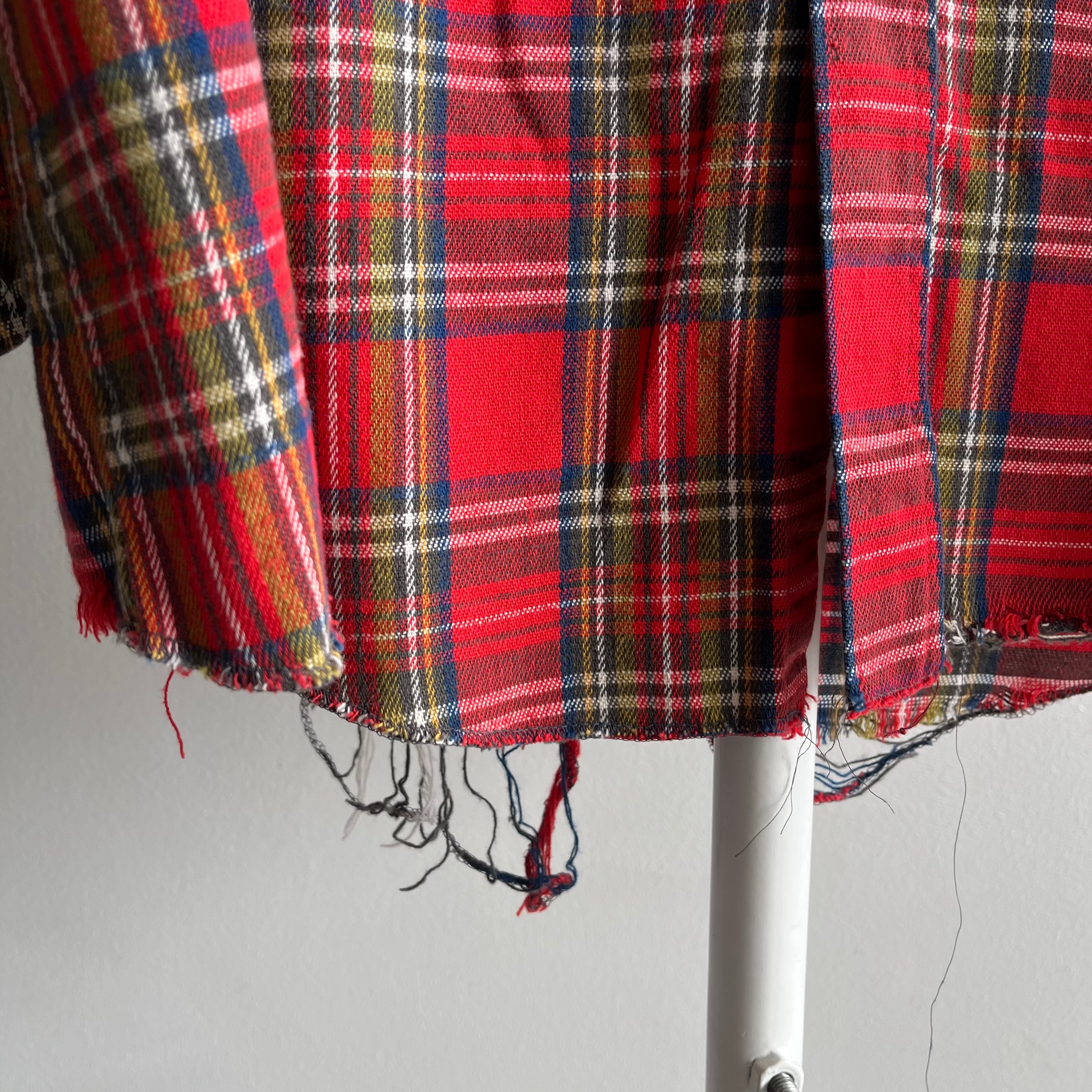 1980s Shredded Hem Cotton Flannel - Awesome Knit