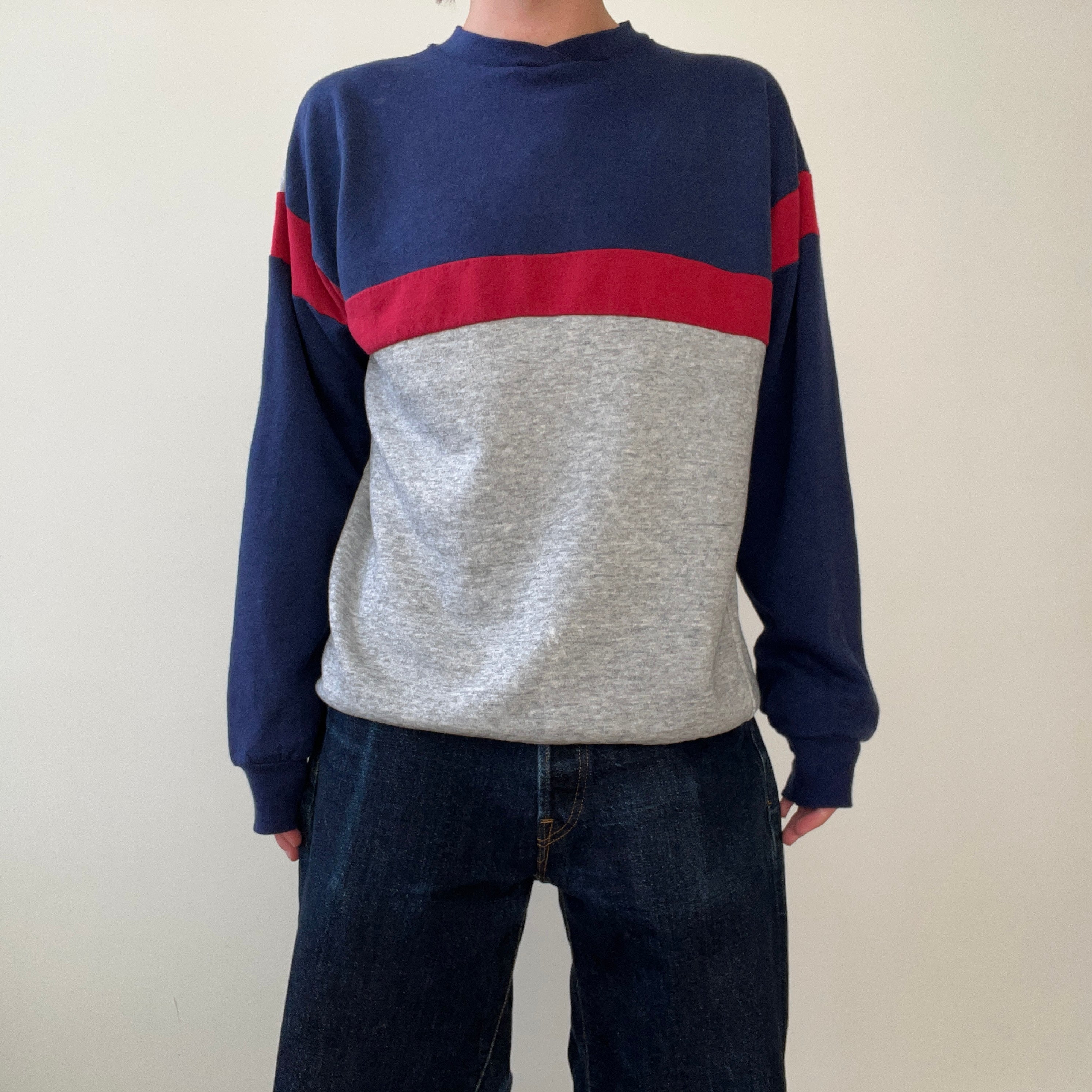 00s Heavy Weight Blank Black Sweatshirt par FOTL - Structuré