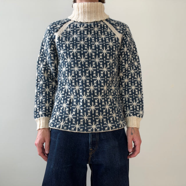 1950s Hand Knit Turtle Neck Sweater - !!!