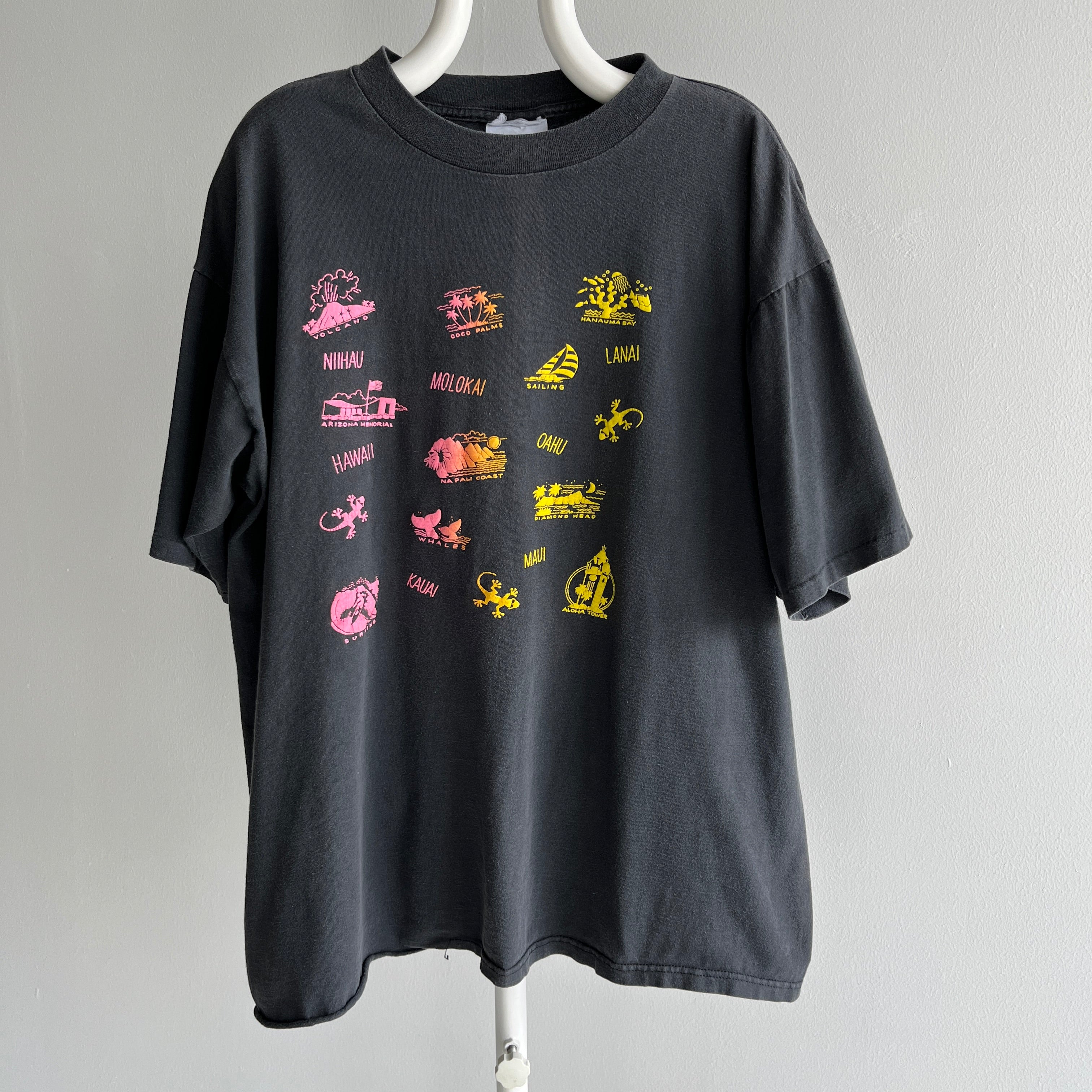 1990s Hawaiian Tourist T-Shirt with Hem Out