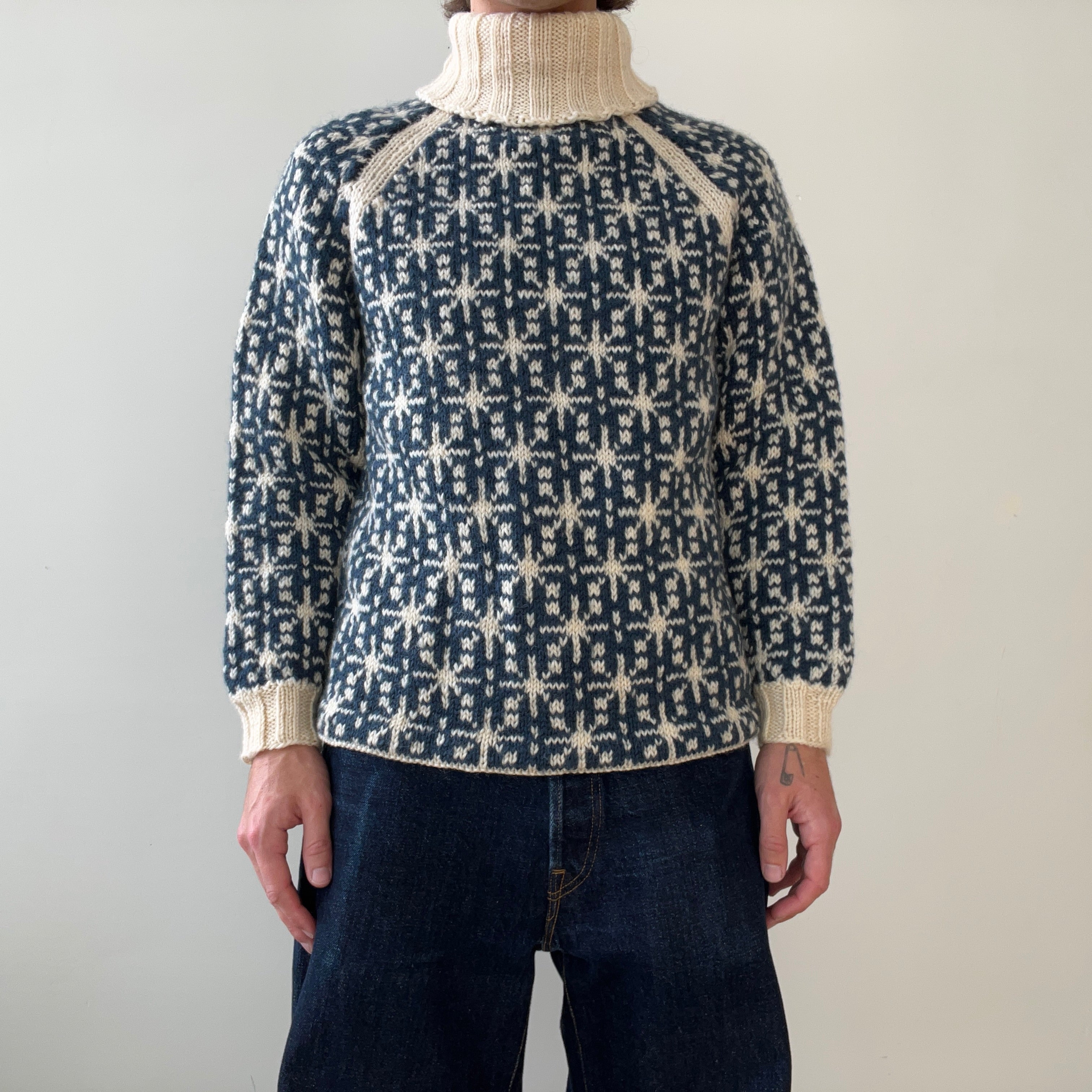 1950s Hand Knit Turtle Neck Sweater - !!!