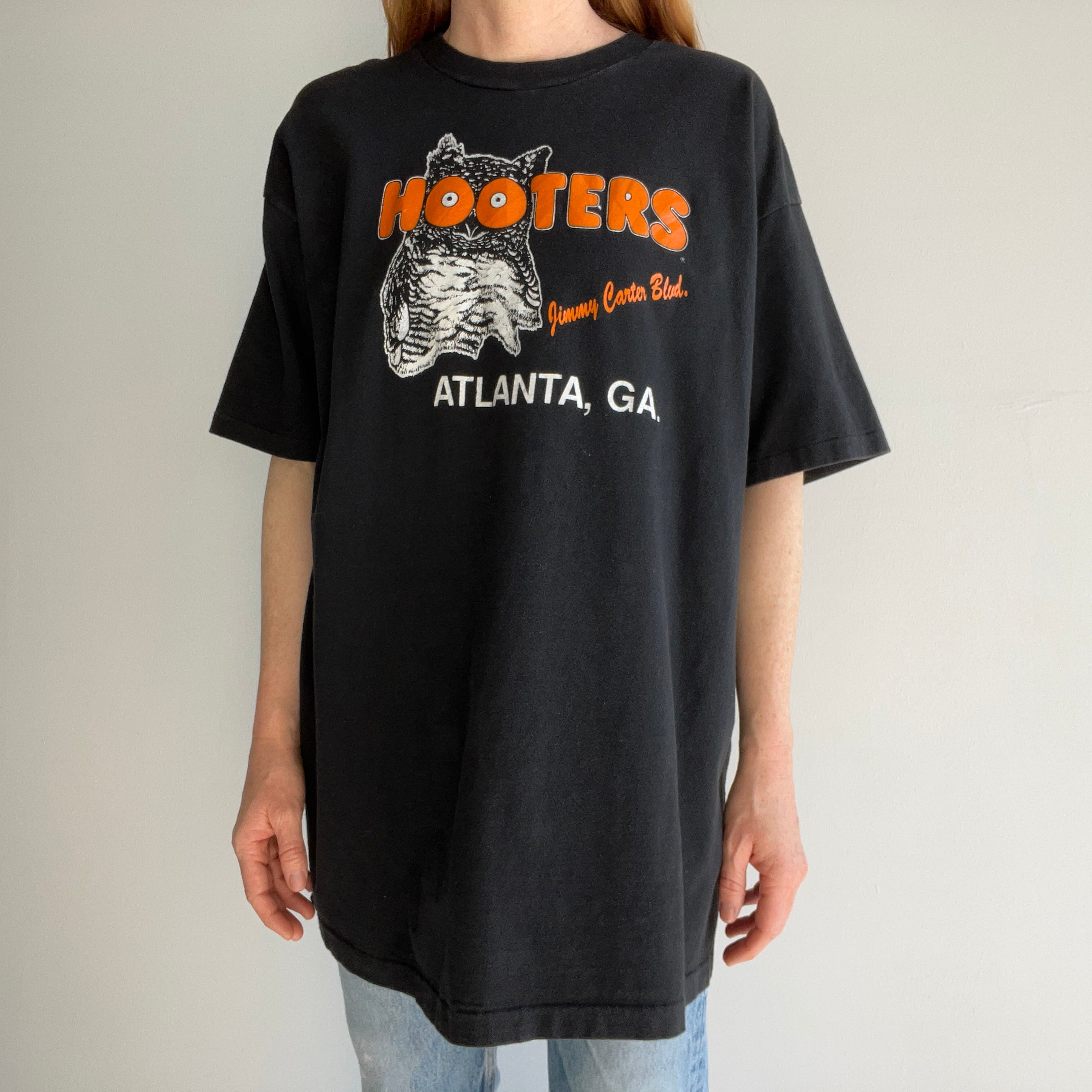 1990s Hooters Long T-Shirt - Barely Worn, but has a Hole