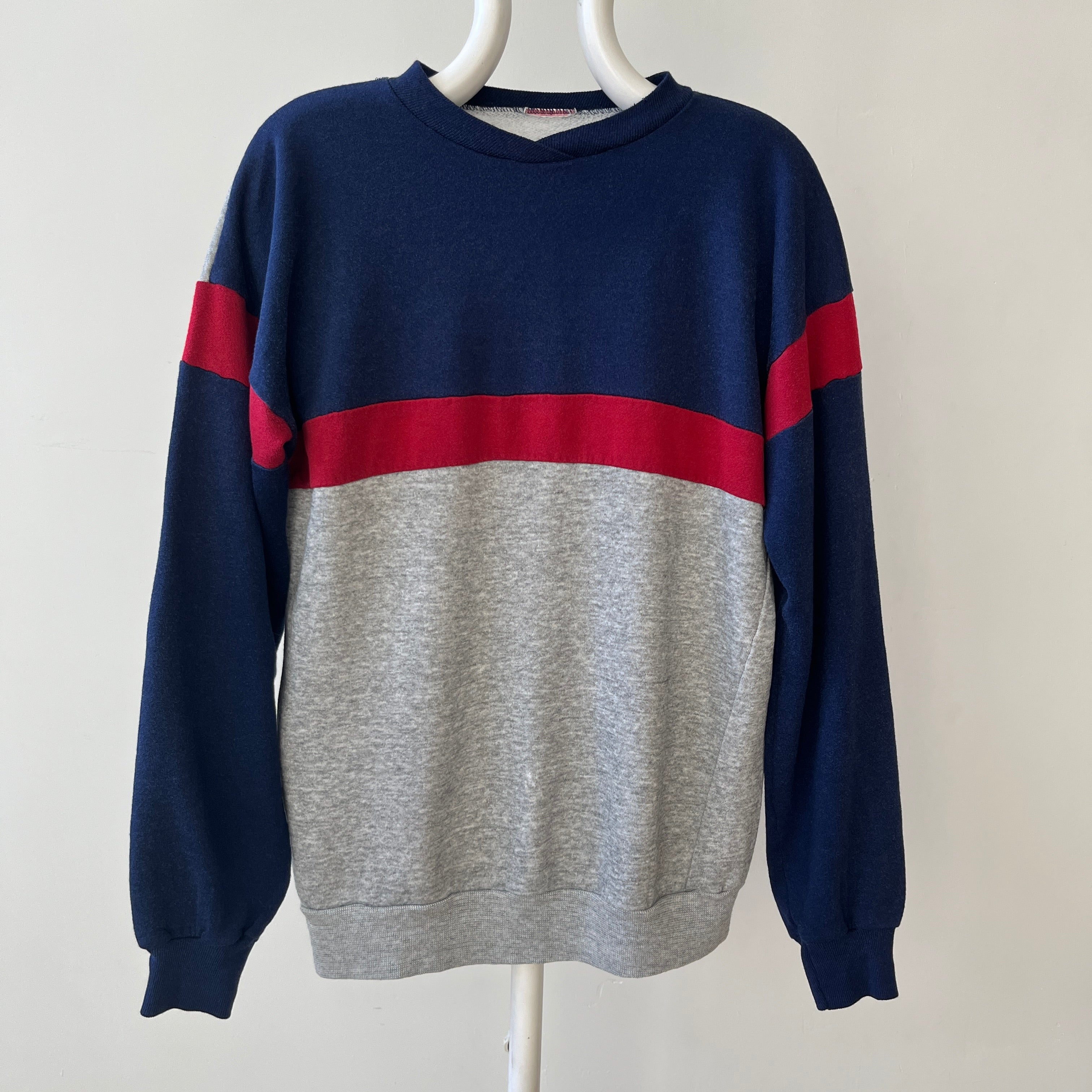 00s Heavy Weight Blank Black Sweatshirt par FOTL - Structuré