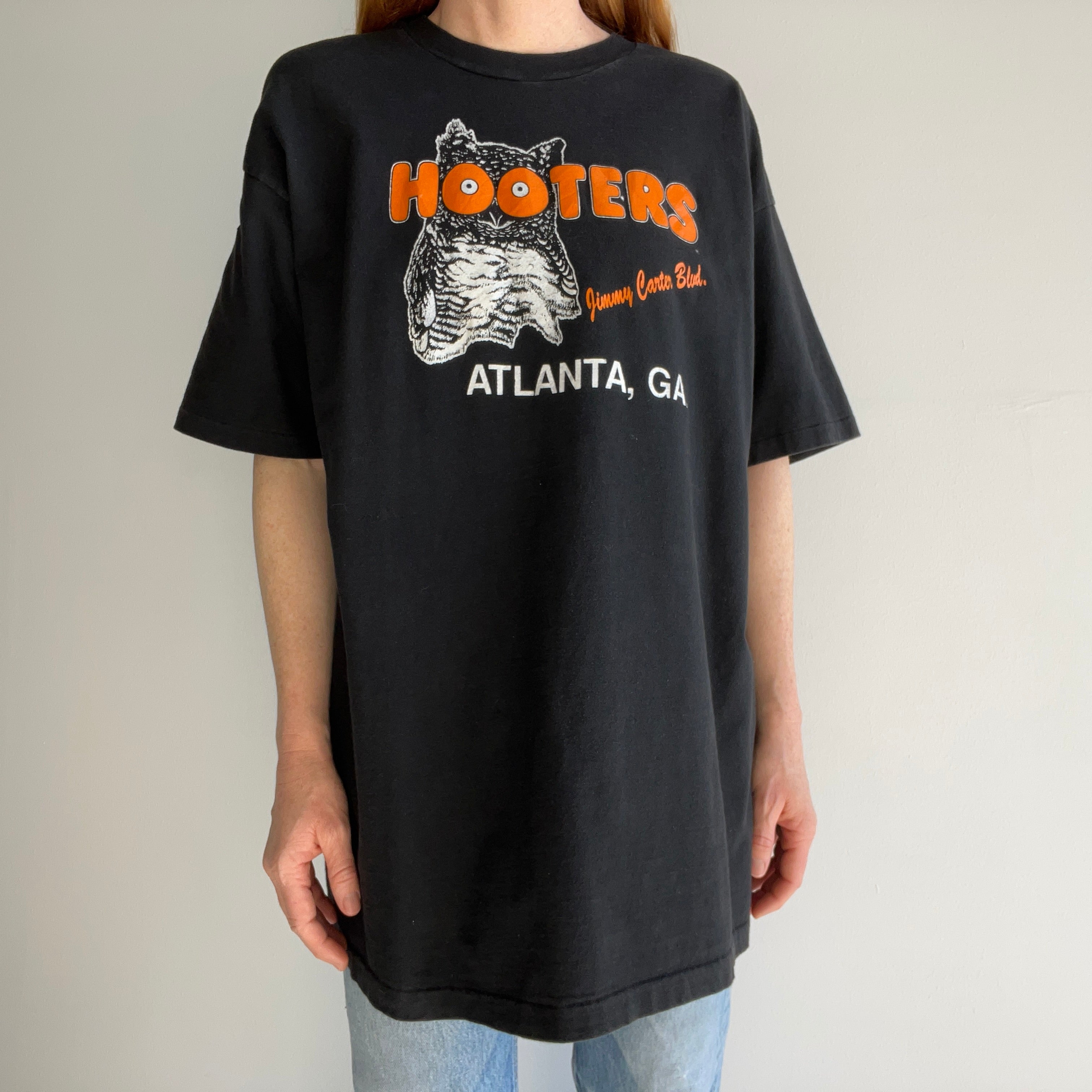 1990s Hooters Long T-Shirt - Barely Worn, but has a Hole