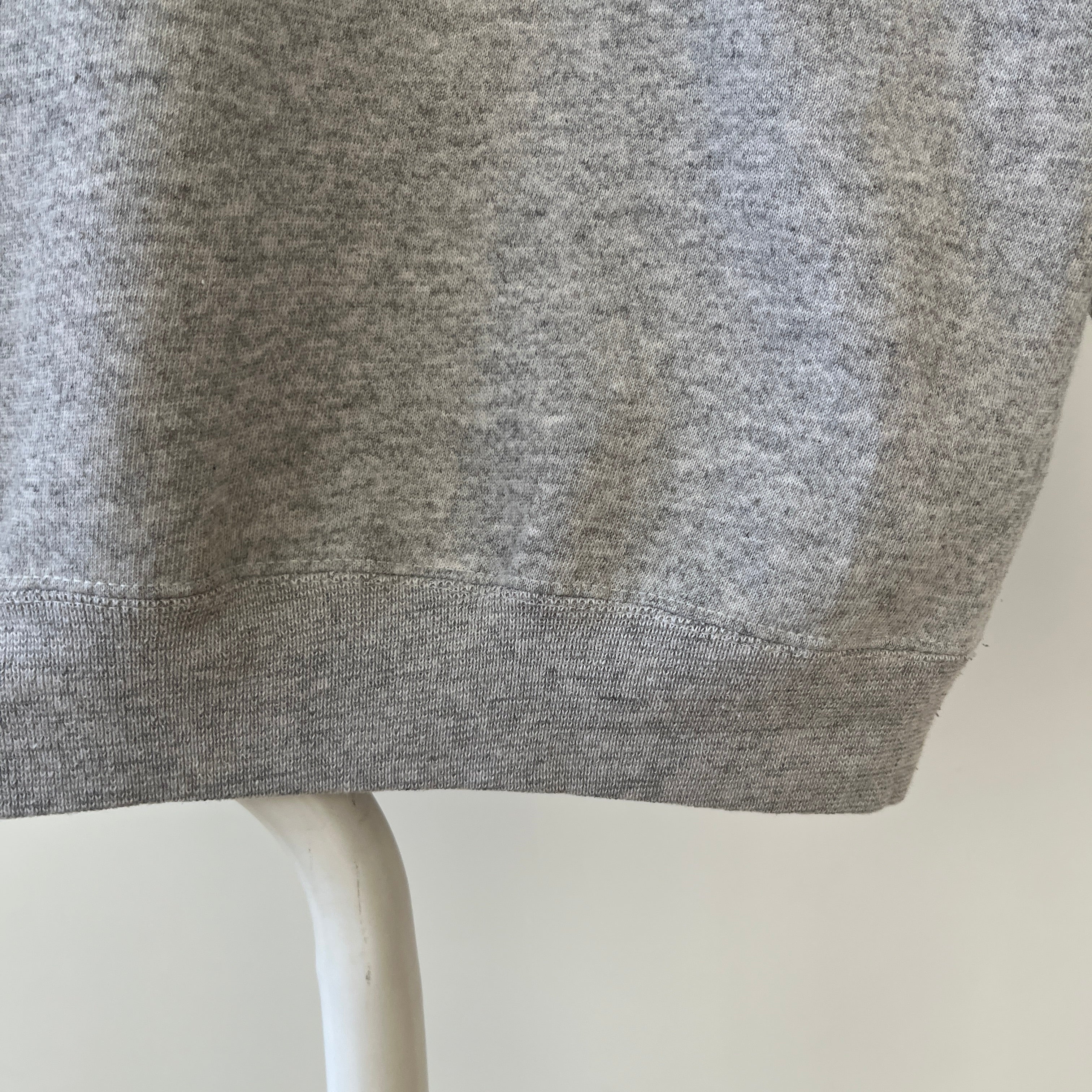 00s Heavy Weight Blank Black Sweatshirt par FOTL - Structuré