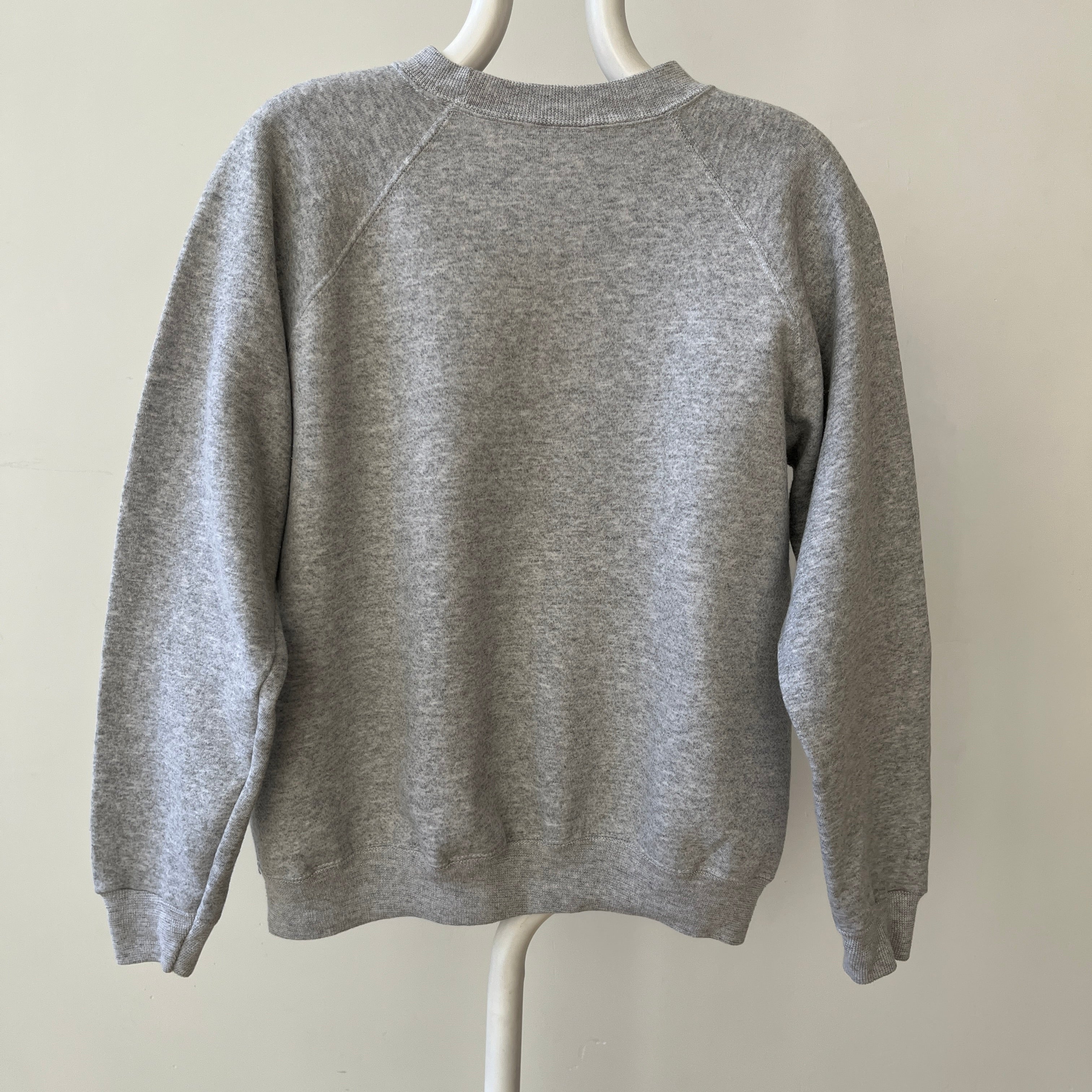 00s Heavy Weight Blank Black Sweatshirt par FOTL - Structuré