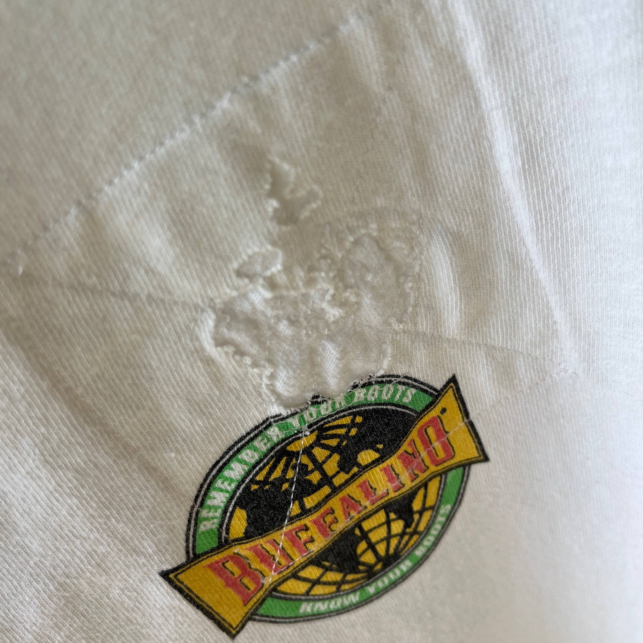 1990s MTV Beach TV with Great 90s Content on the Backside and Mending