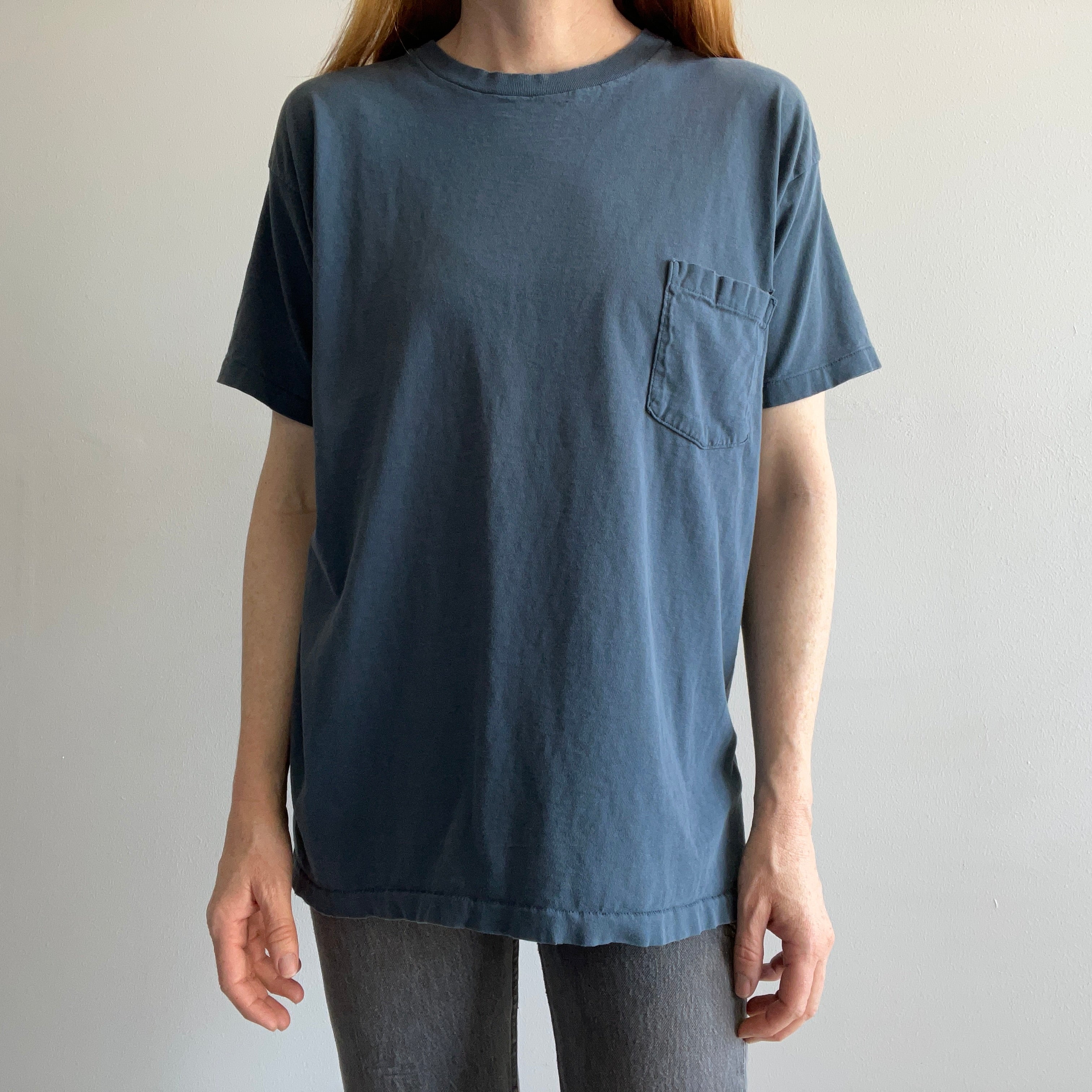 1990s USA Made Gap Pocket T-Shirt - Nicely Worn