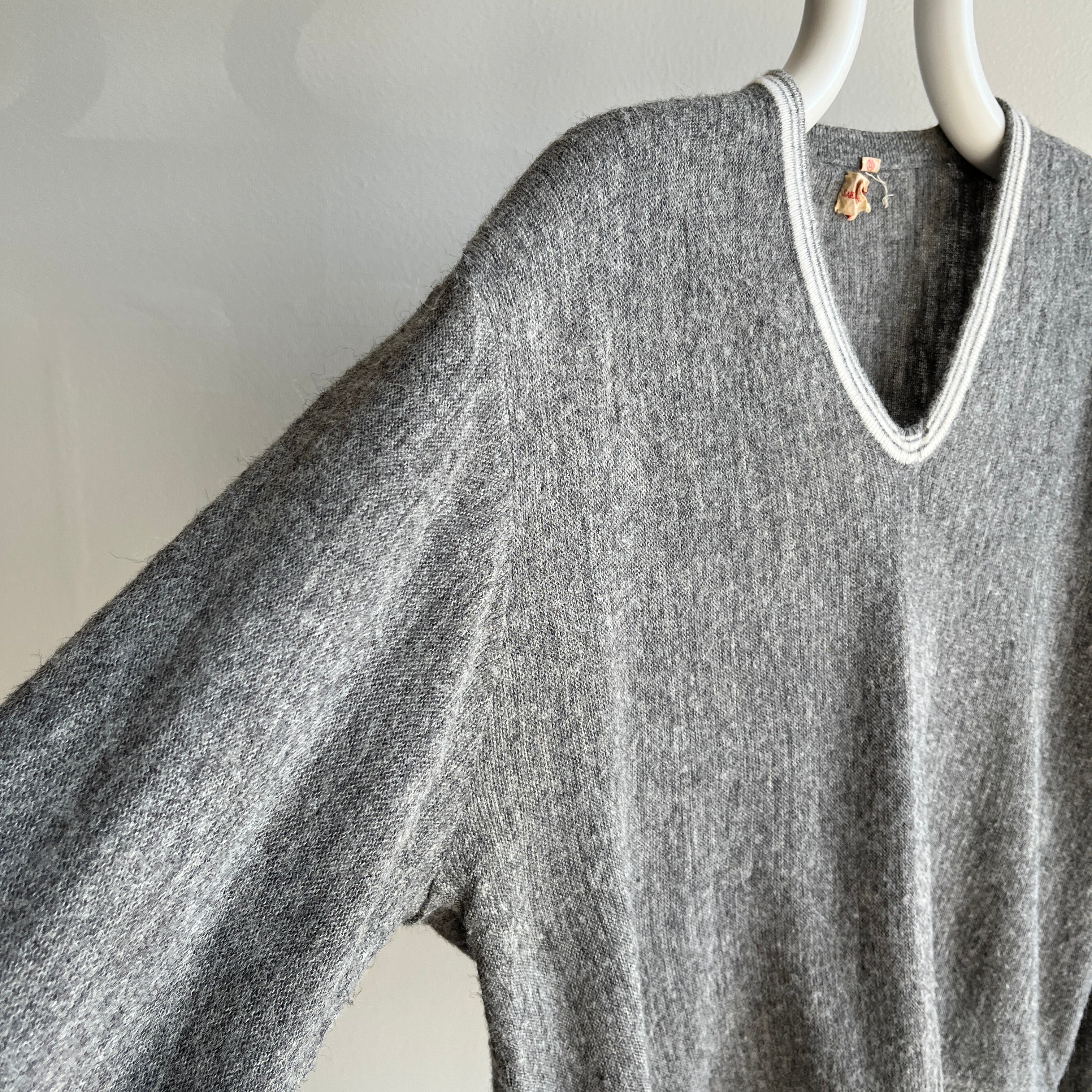 1970s Saks Fifth Ave Gray V-Neck Sweater