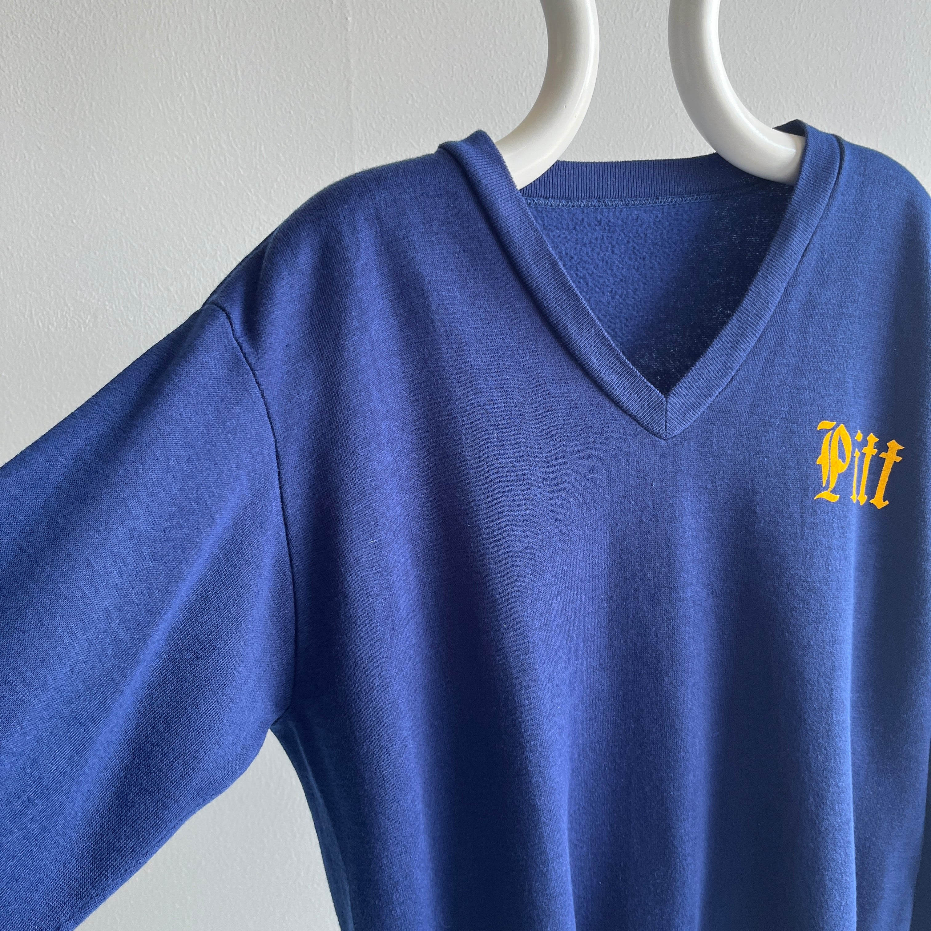 1970s Pitt V-Neck Sweatshirt - Excellent Condition