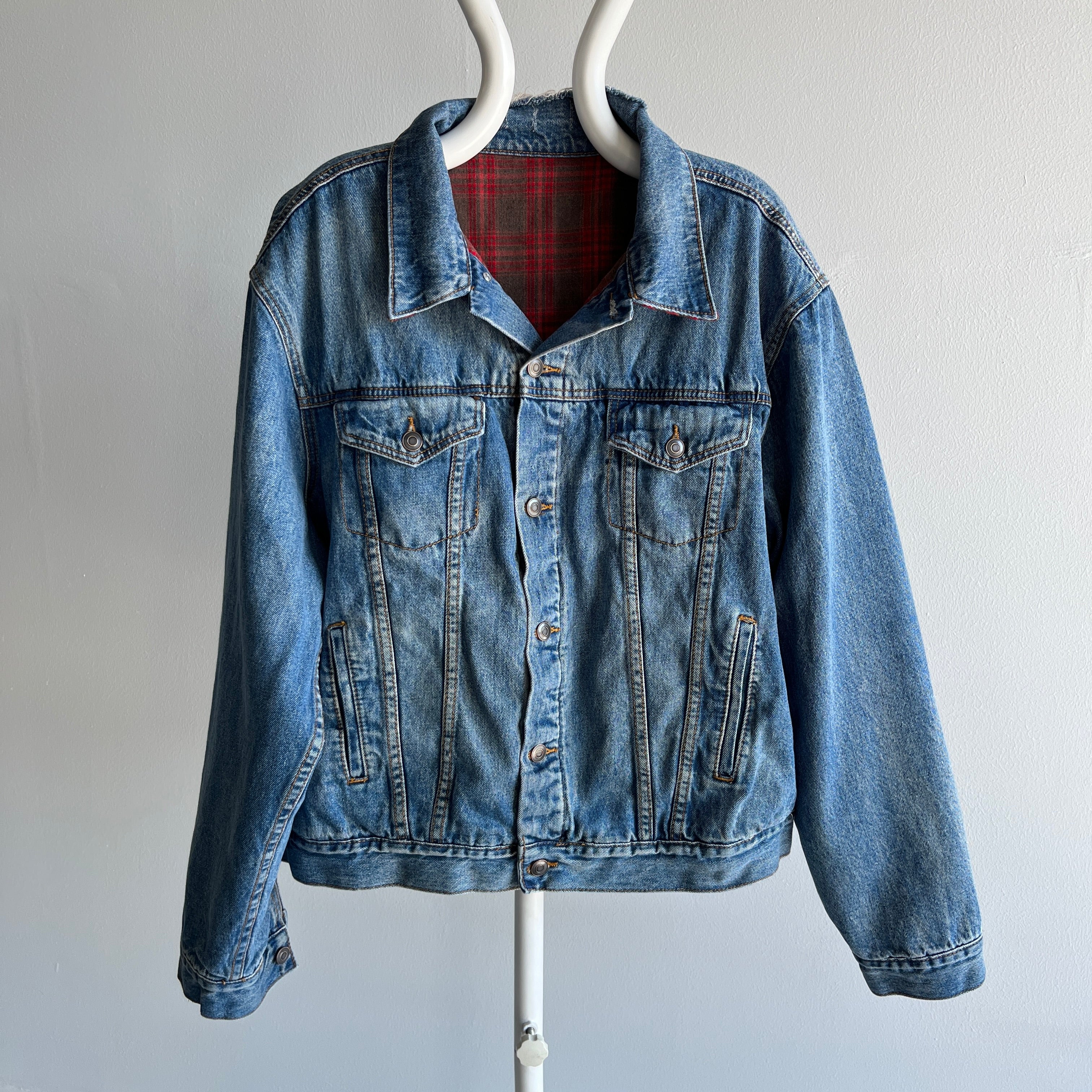 1990s Flannel Lined Lightly Distressed Denim Jean Jacket