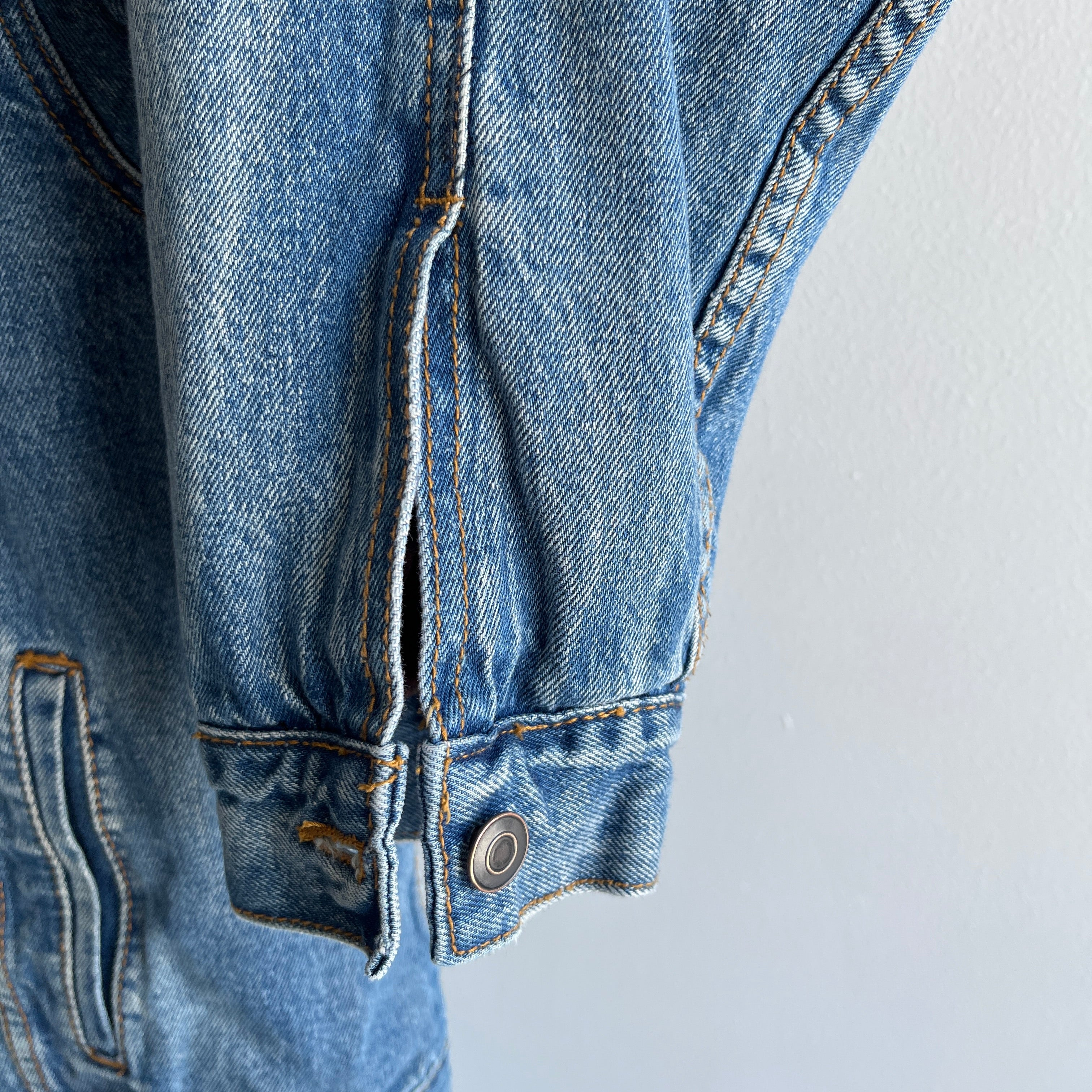 1990s Flannel Lined Lightly Distressed Denim Jean Jacket