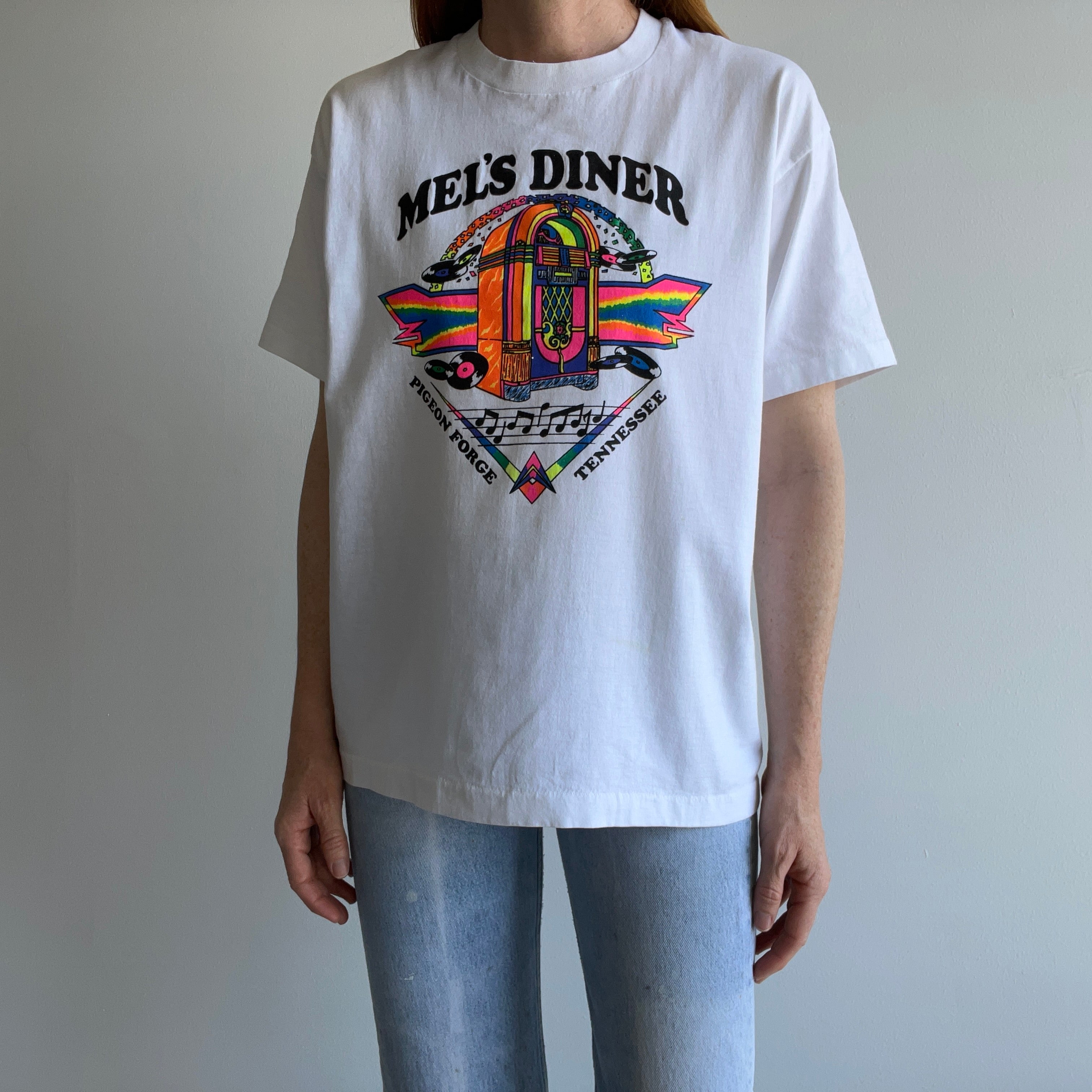 1980s Mel's Diner - Pigeon Forge, Tennessee - T-Shirt