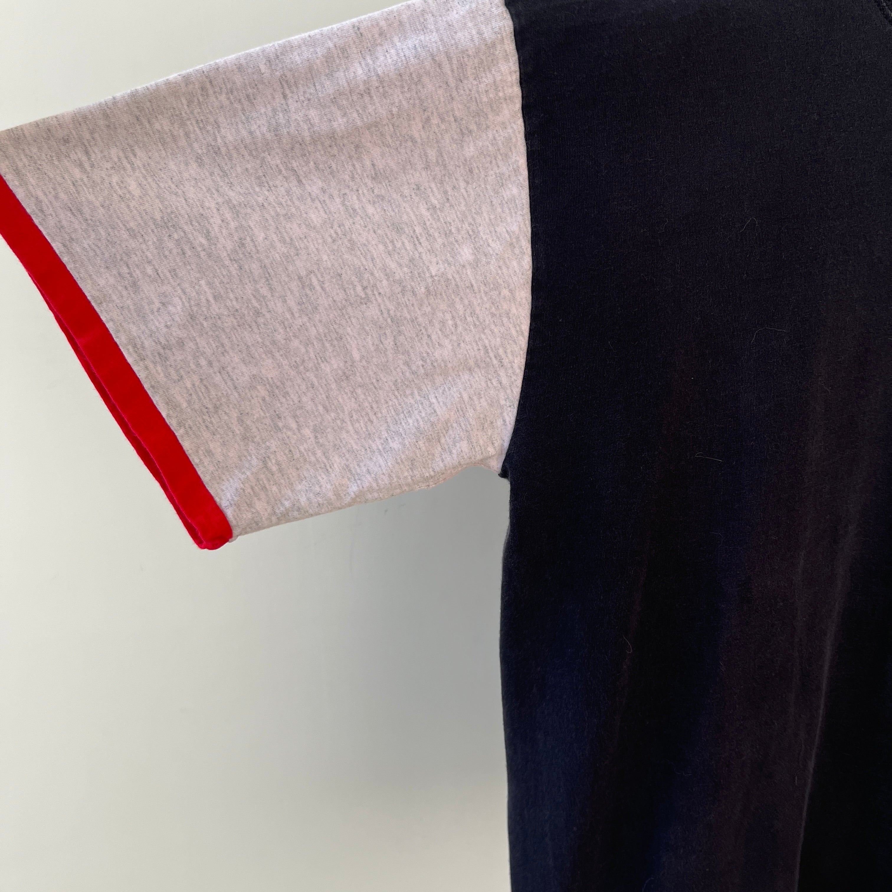 T-shirt teinté de peinture noire vierge des années 00