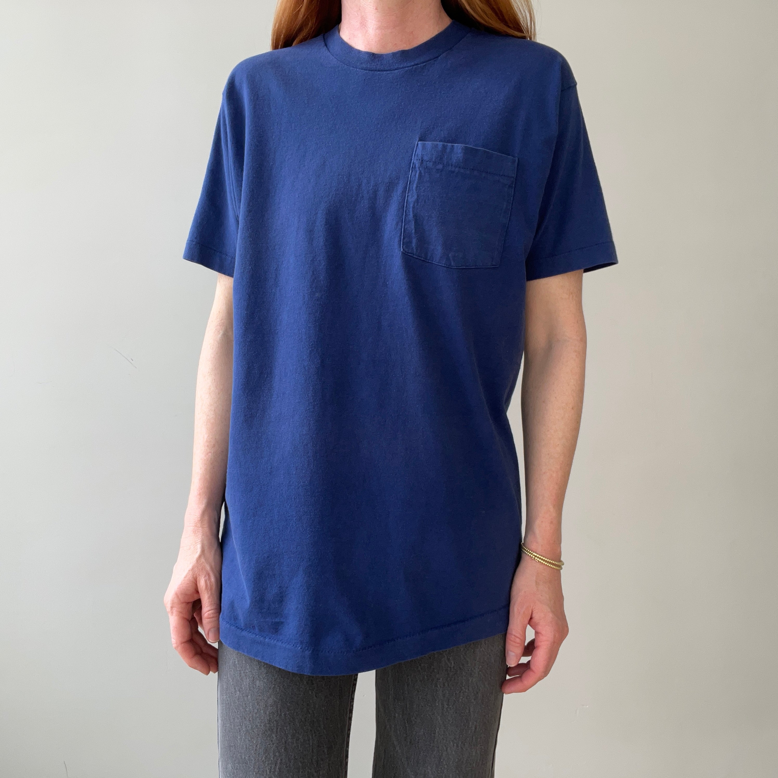 T-shirt teinté de peinture noire vierge des années 00