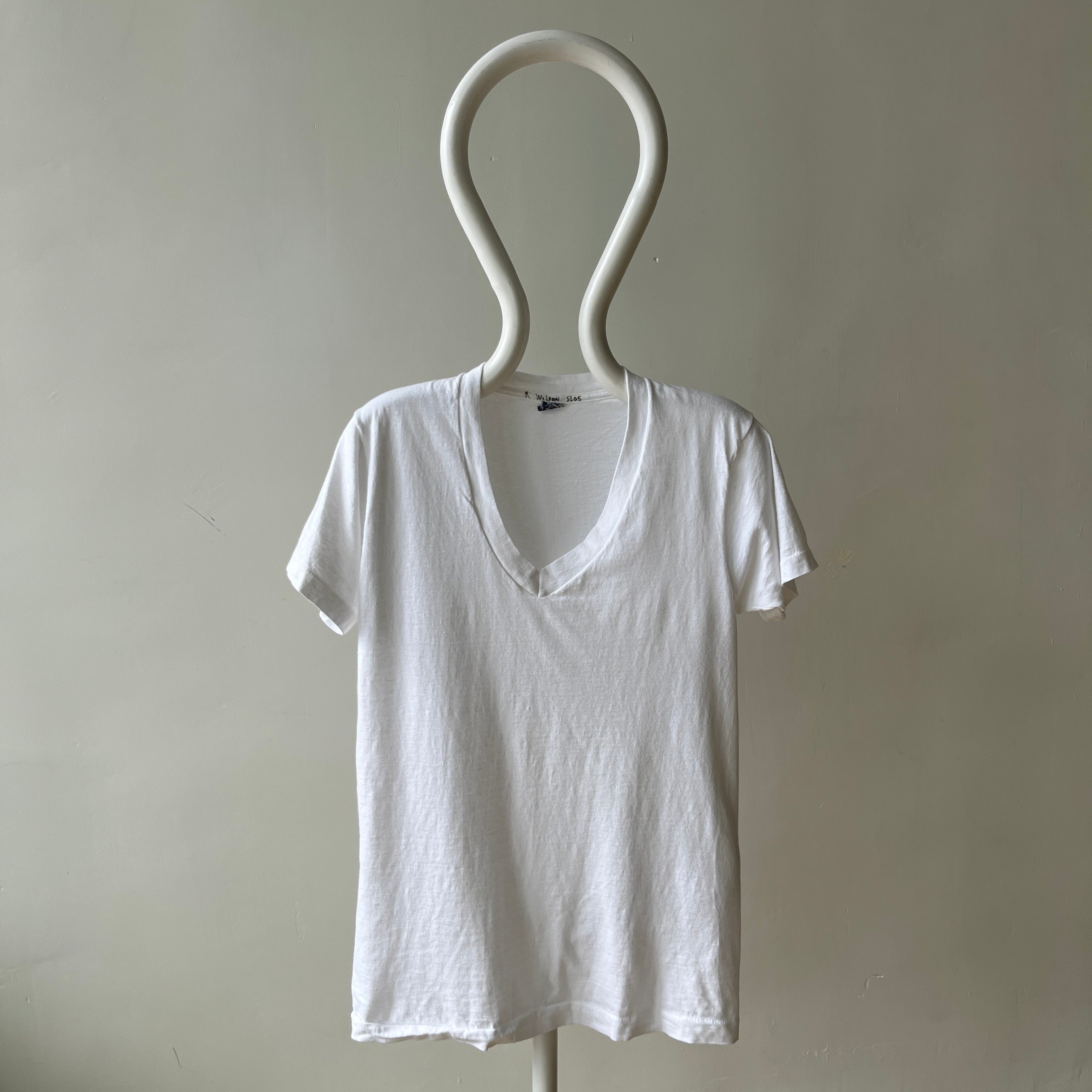 T-shirt teinté de peinture noire vierge des années 00