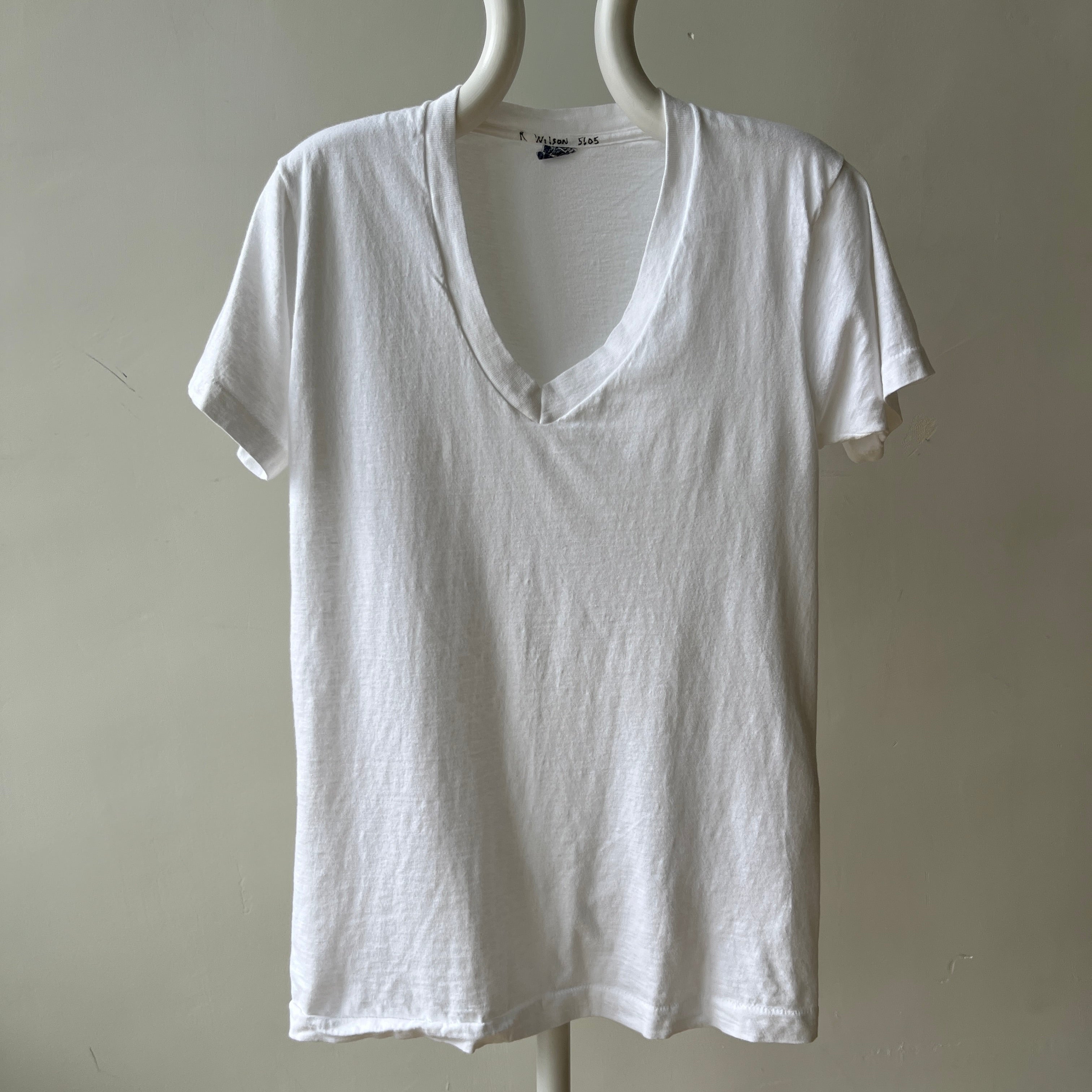 T-shirt teinté de peinture noire vierge des années 00