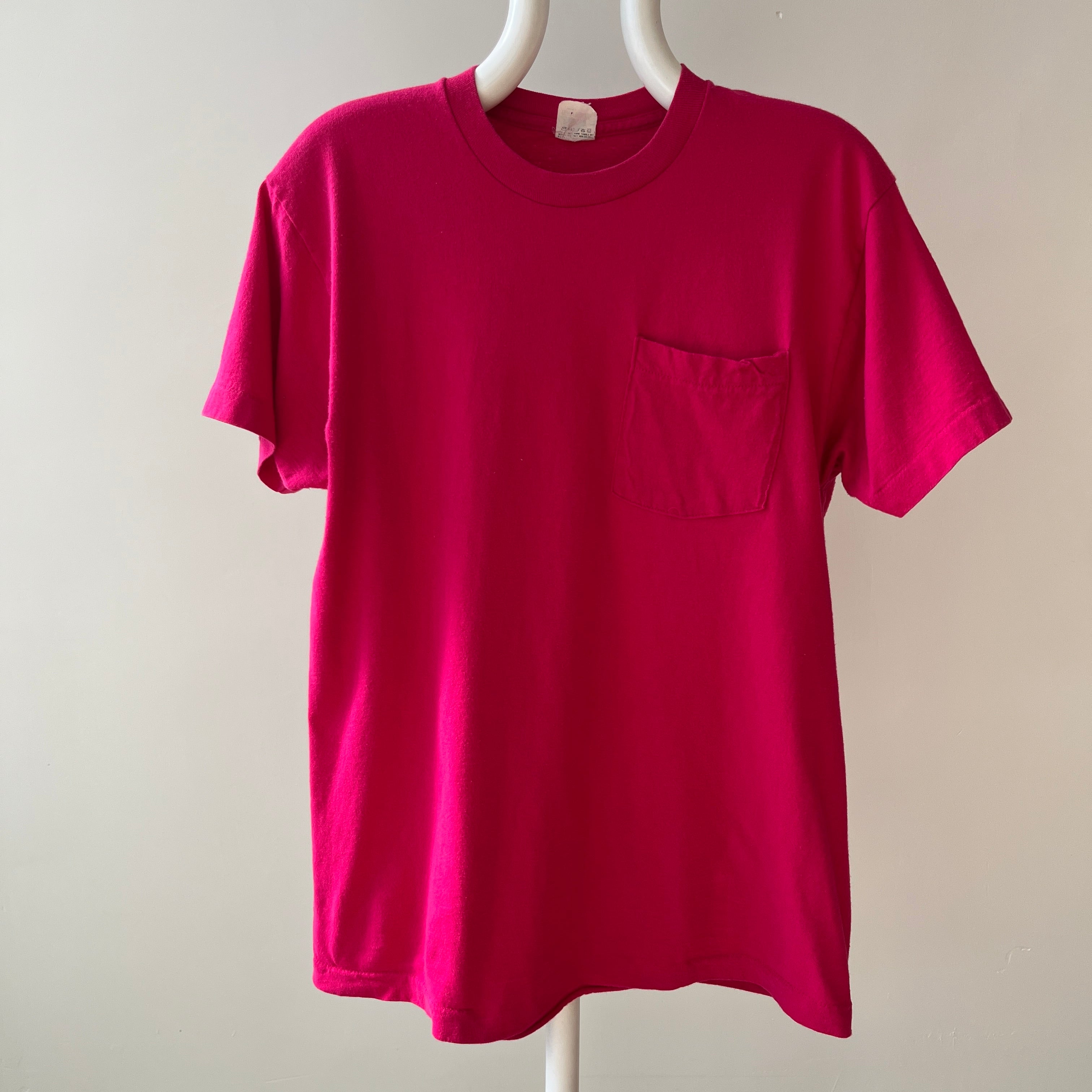 1980s Hot Pink Pocket T-Shirt with Part of The Seam out - FOTL