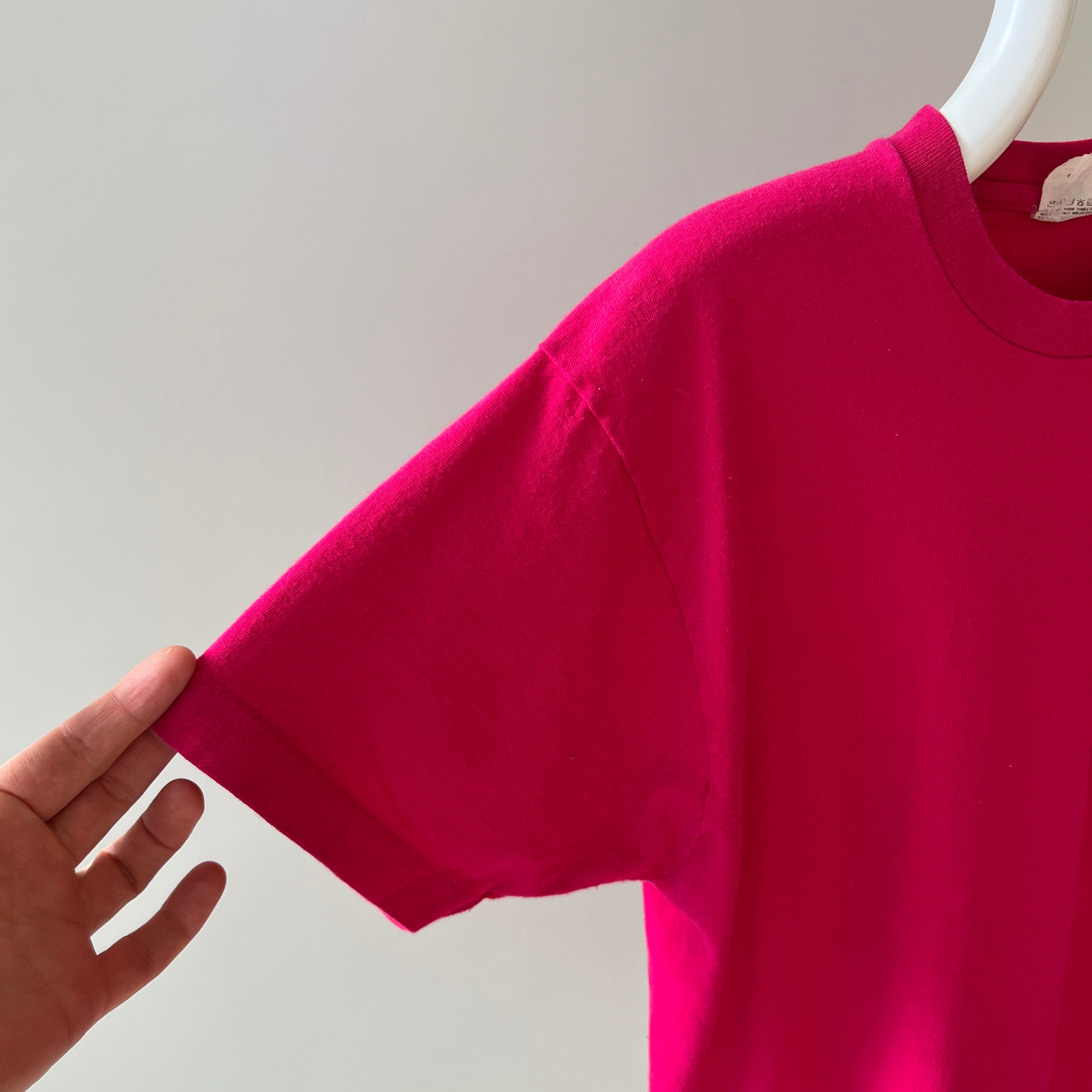 1980s Hot Pink Pocket T-Shirt with Part of The Seam out - FOTL