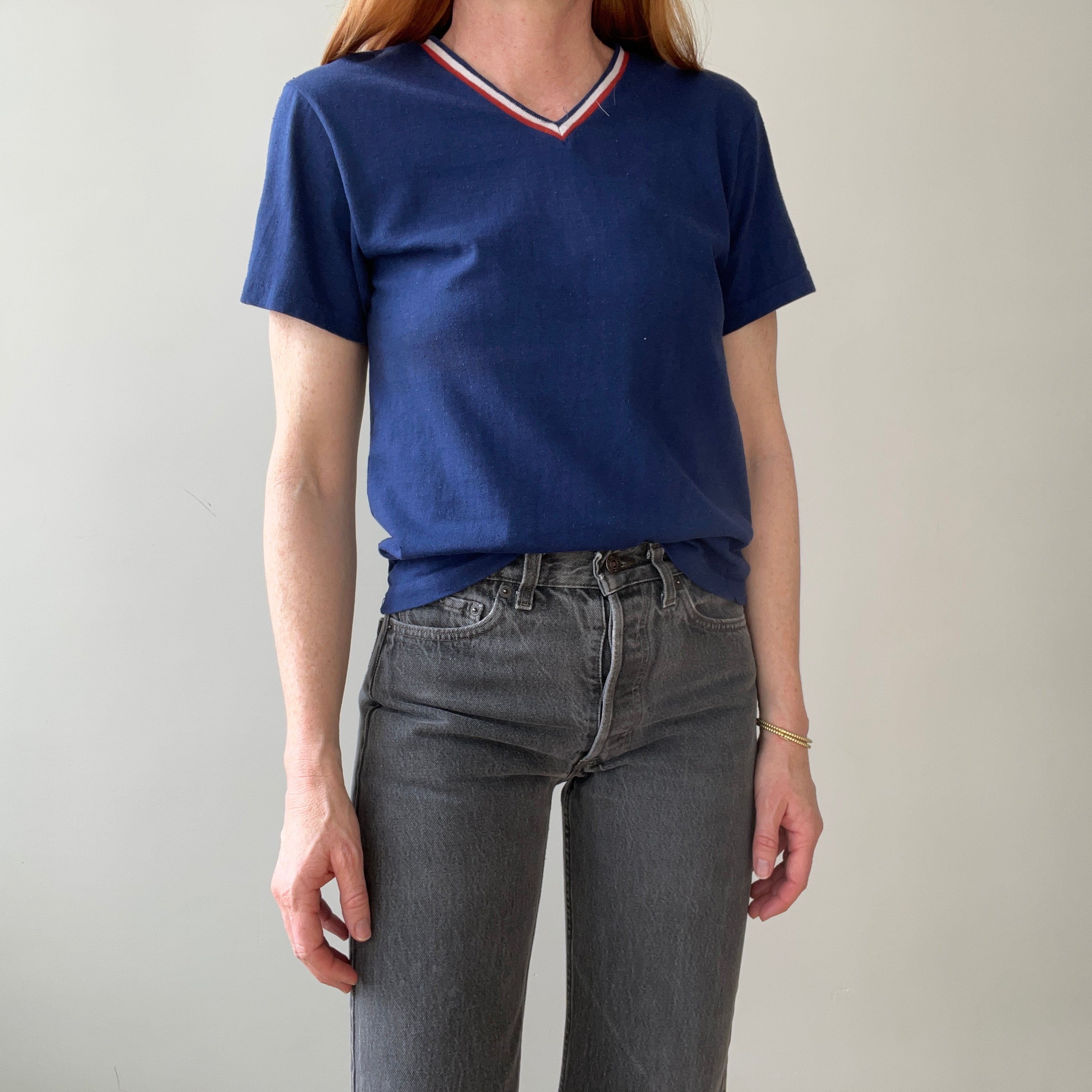 T-shirt teinté de peinture noire vierge des années 00