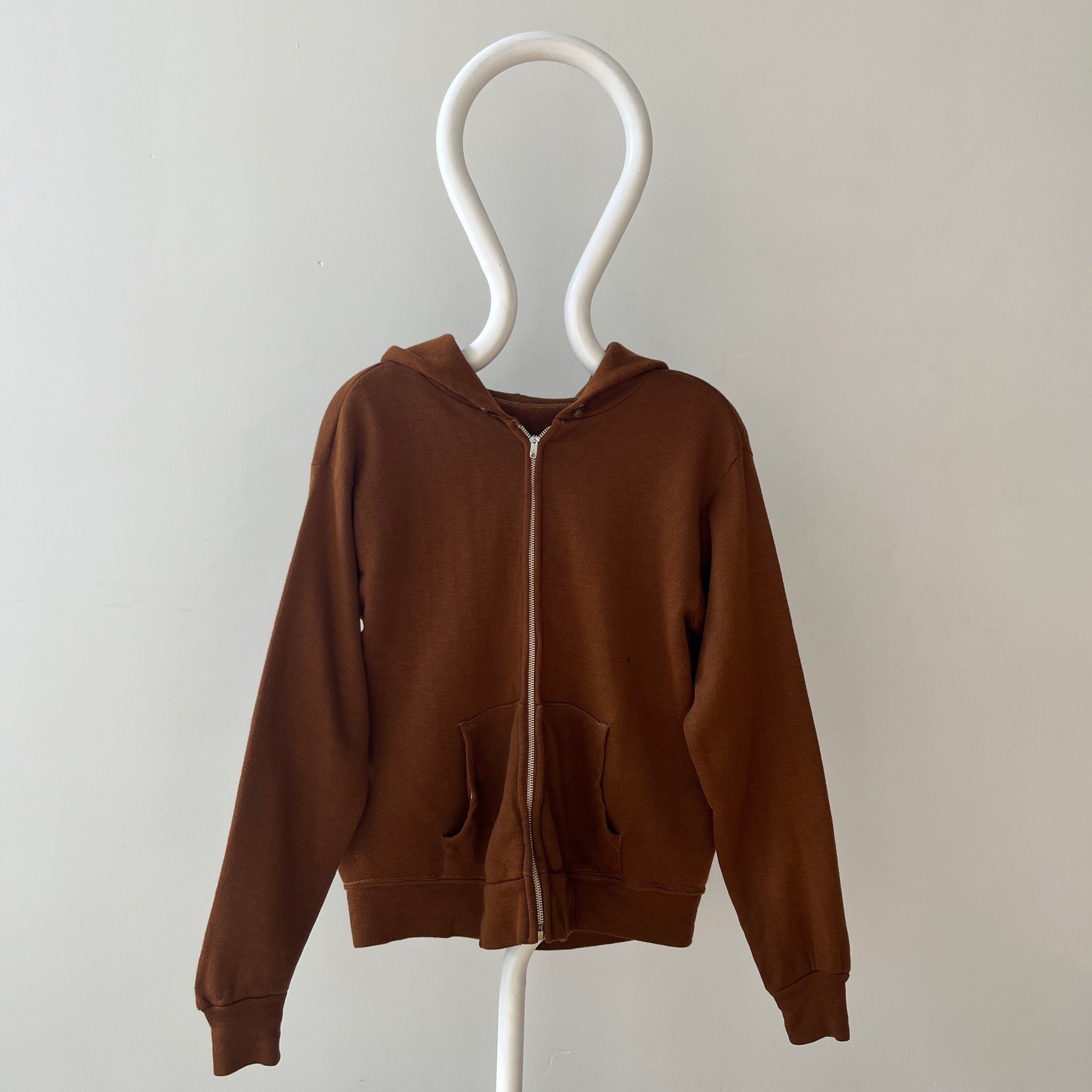 00s Heavy Weight Blank Black Sweatshirt par FOTL - Structuré