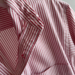 1980/90s Red and White Striped Short Sleeve Button Down Shirt with Tattering at the Collar