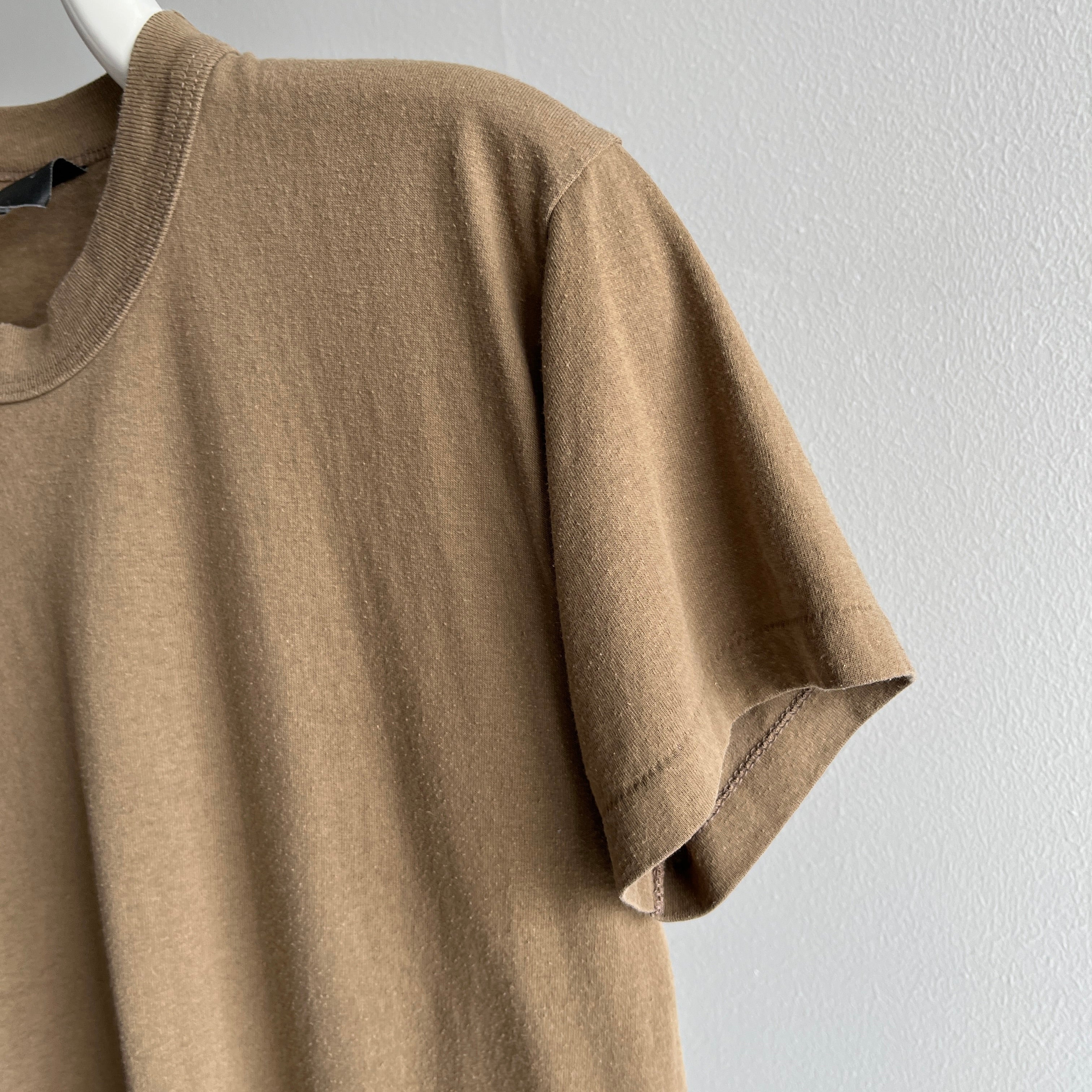 1980s Flat White Colored Blank Brown Rolled Neck T-Shirt