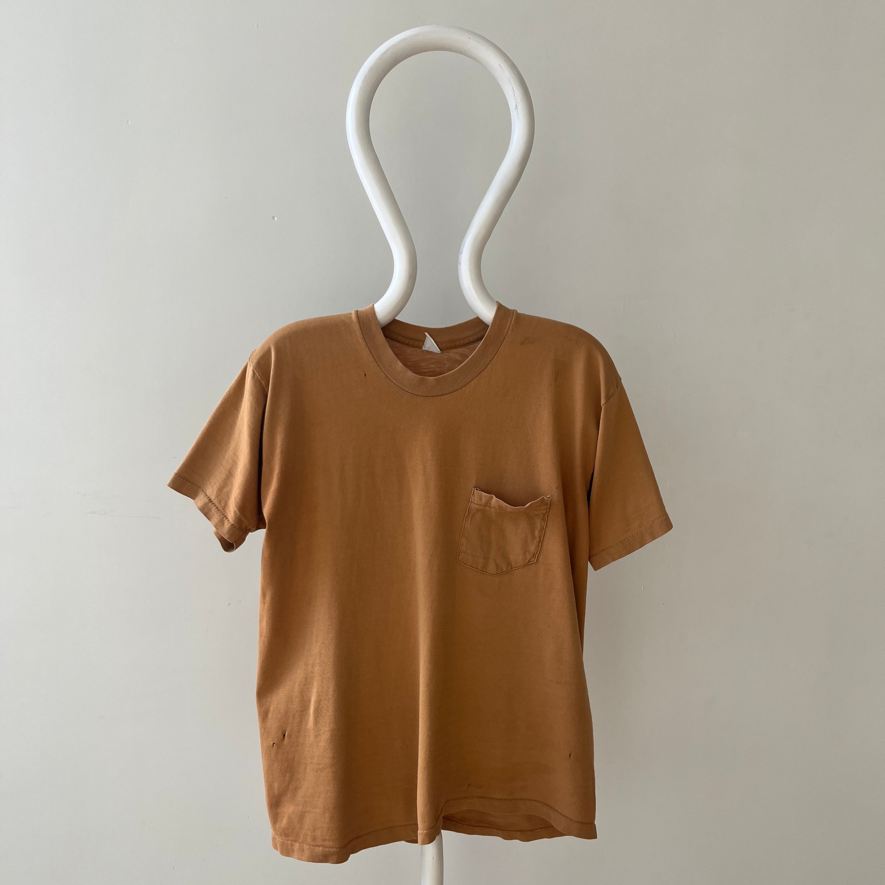 T-shirt teinté de peinture noire vierge des années 00