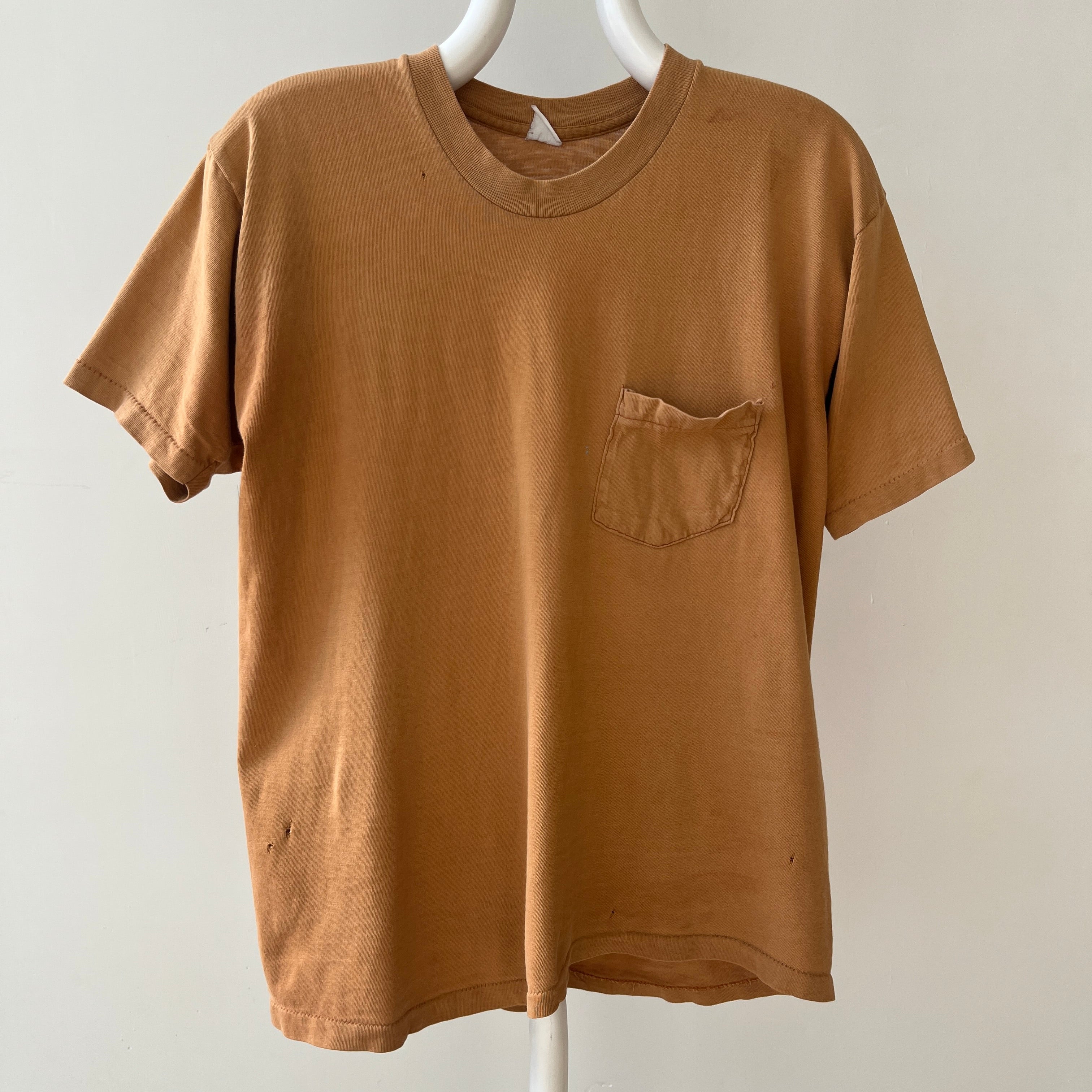 T-shirt teinté de peinture noire vierge des années 00