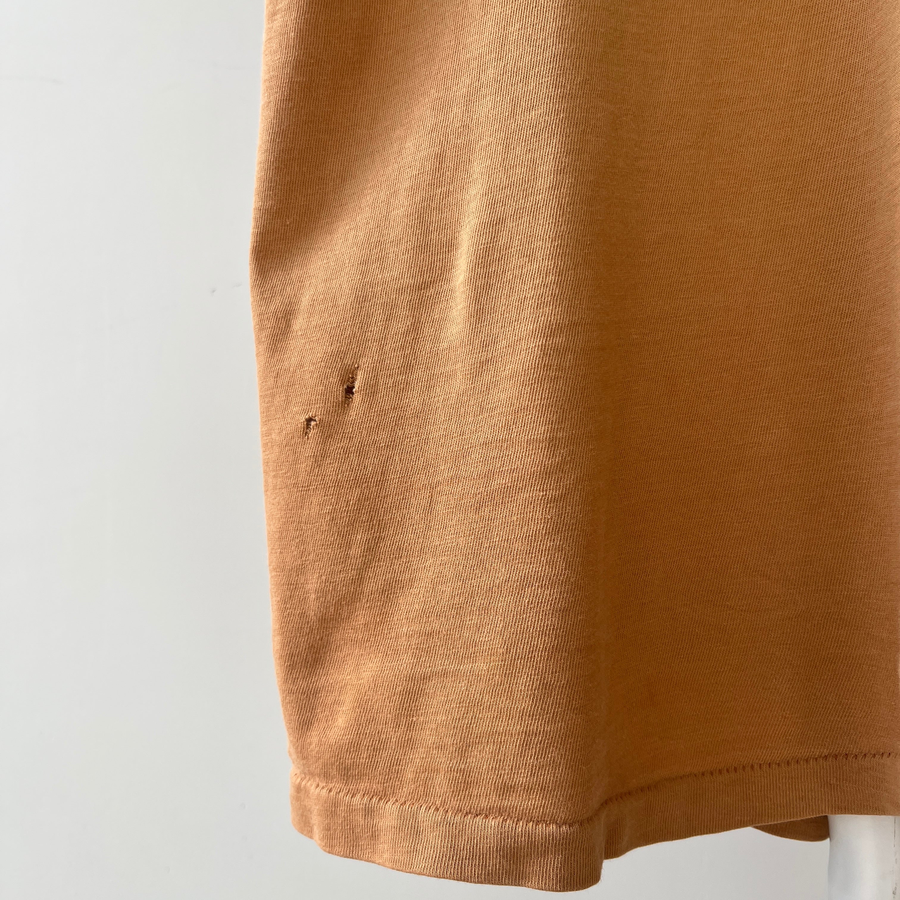 T-shirt teinté de peinture noire vierge des années 00