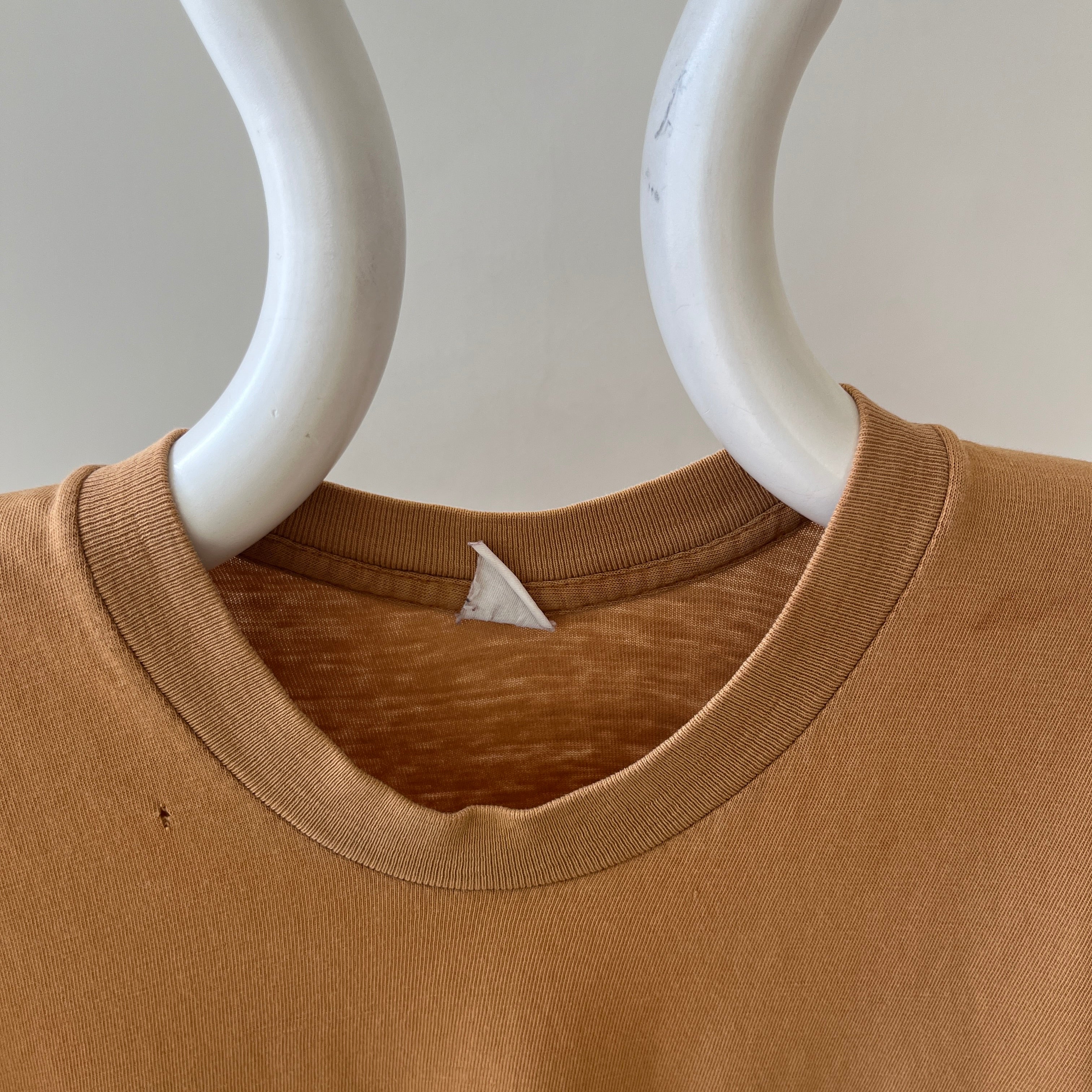 T-shirt teinté de peinture noire vierge des années 00