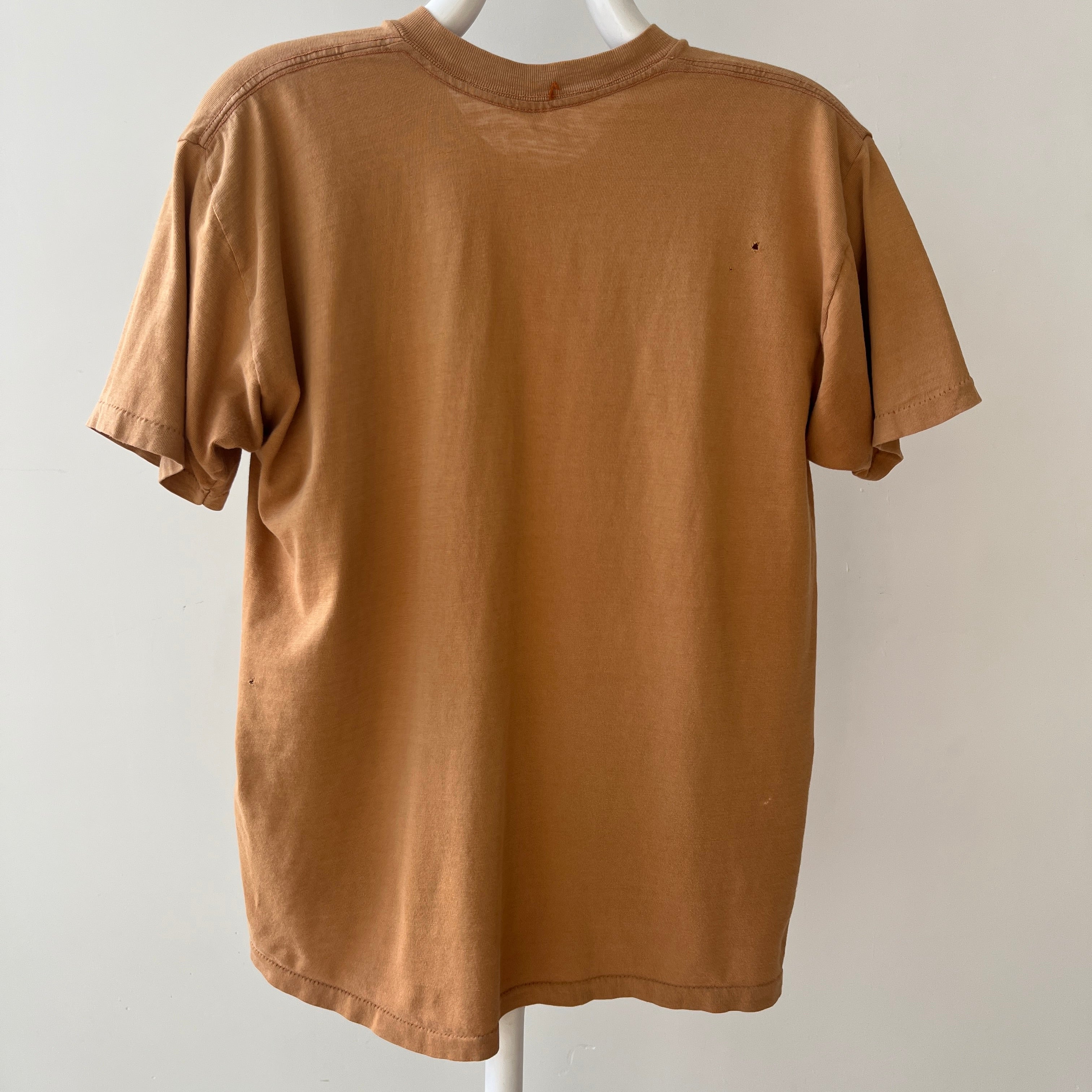 T-shirt teinté de peinture noire vierge des années 00