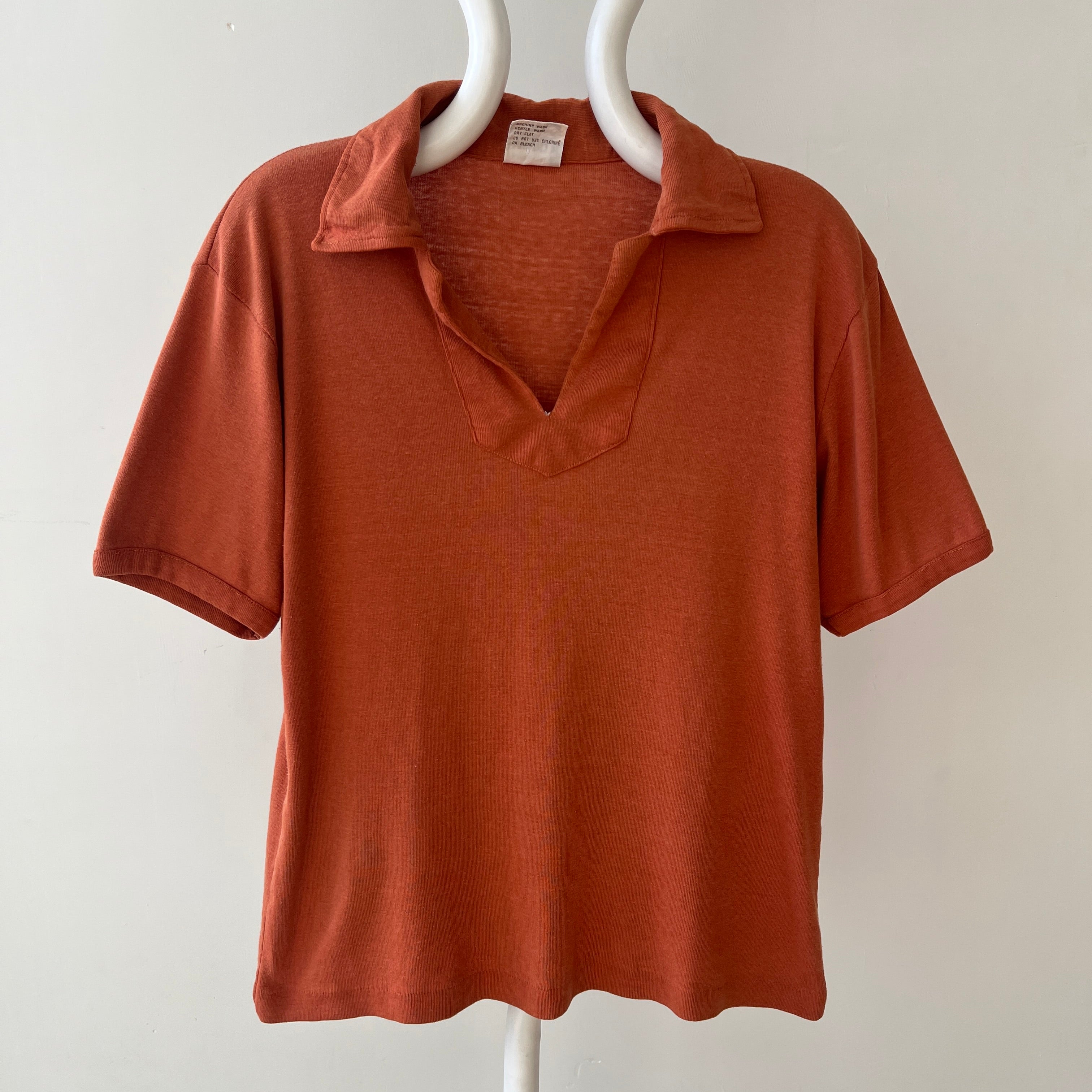 T-shirt teinté de peinture noire vierge des années 00