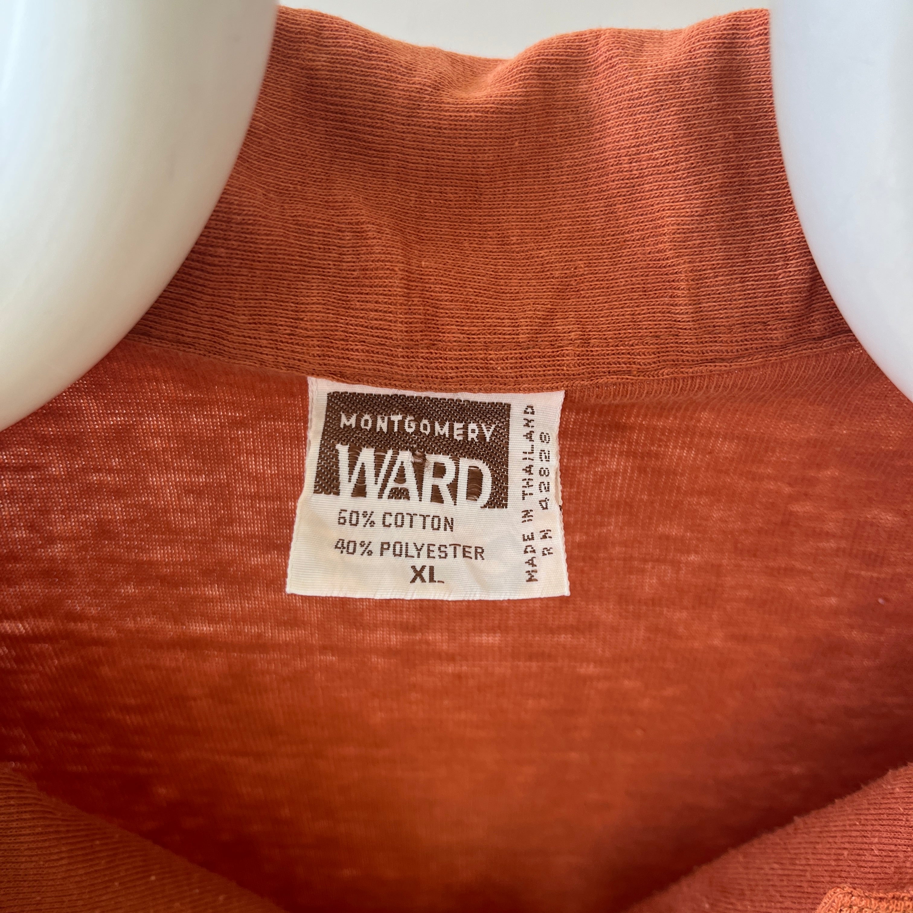 T-shirt teinté de peinture noire vierge des années 00